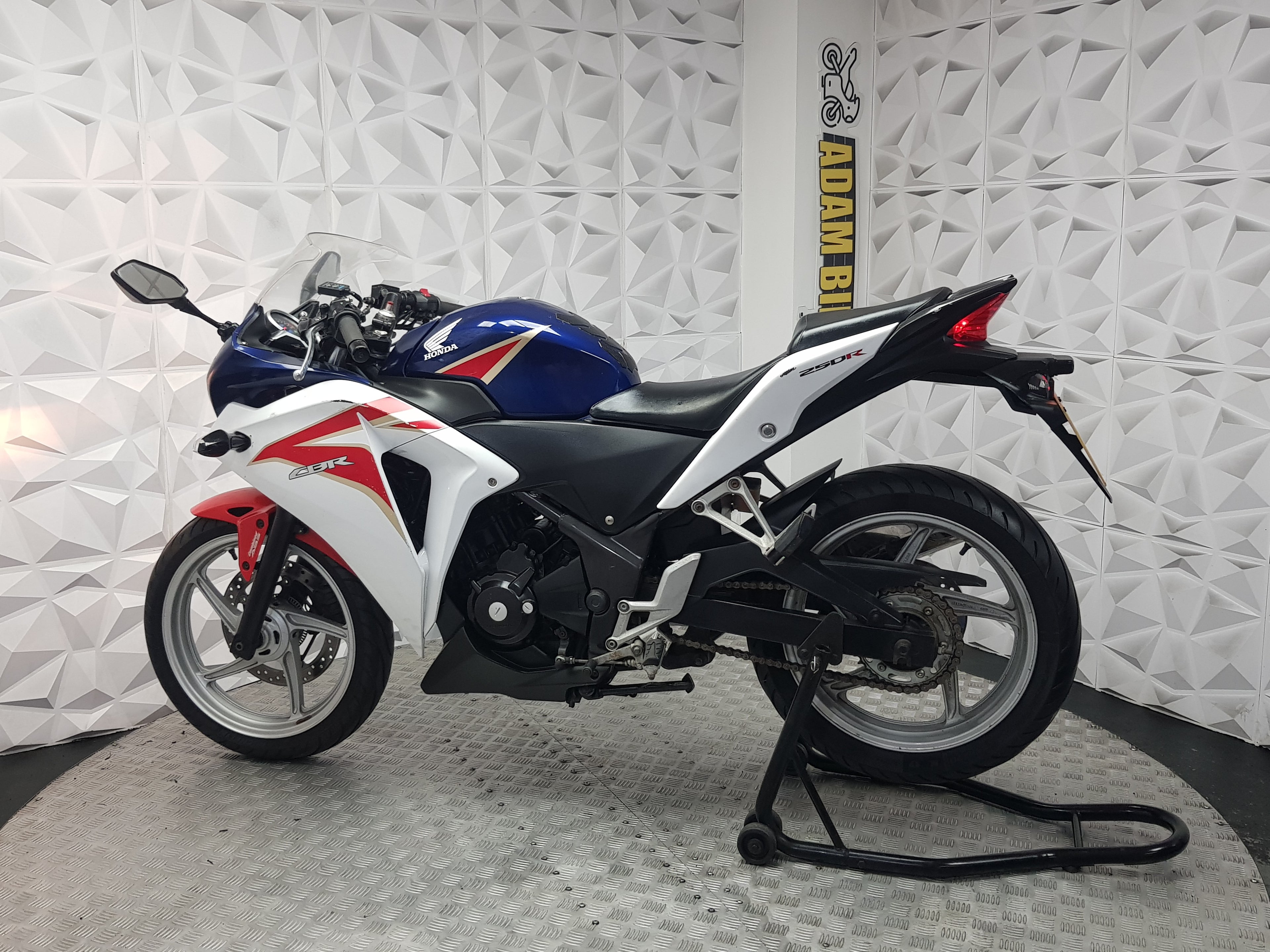 2015 Honda CBR250R