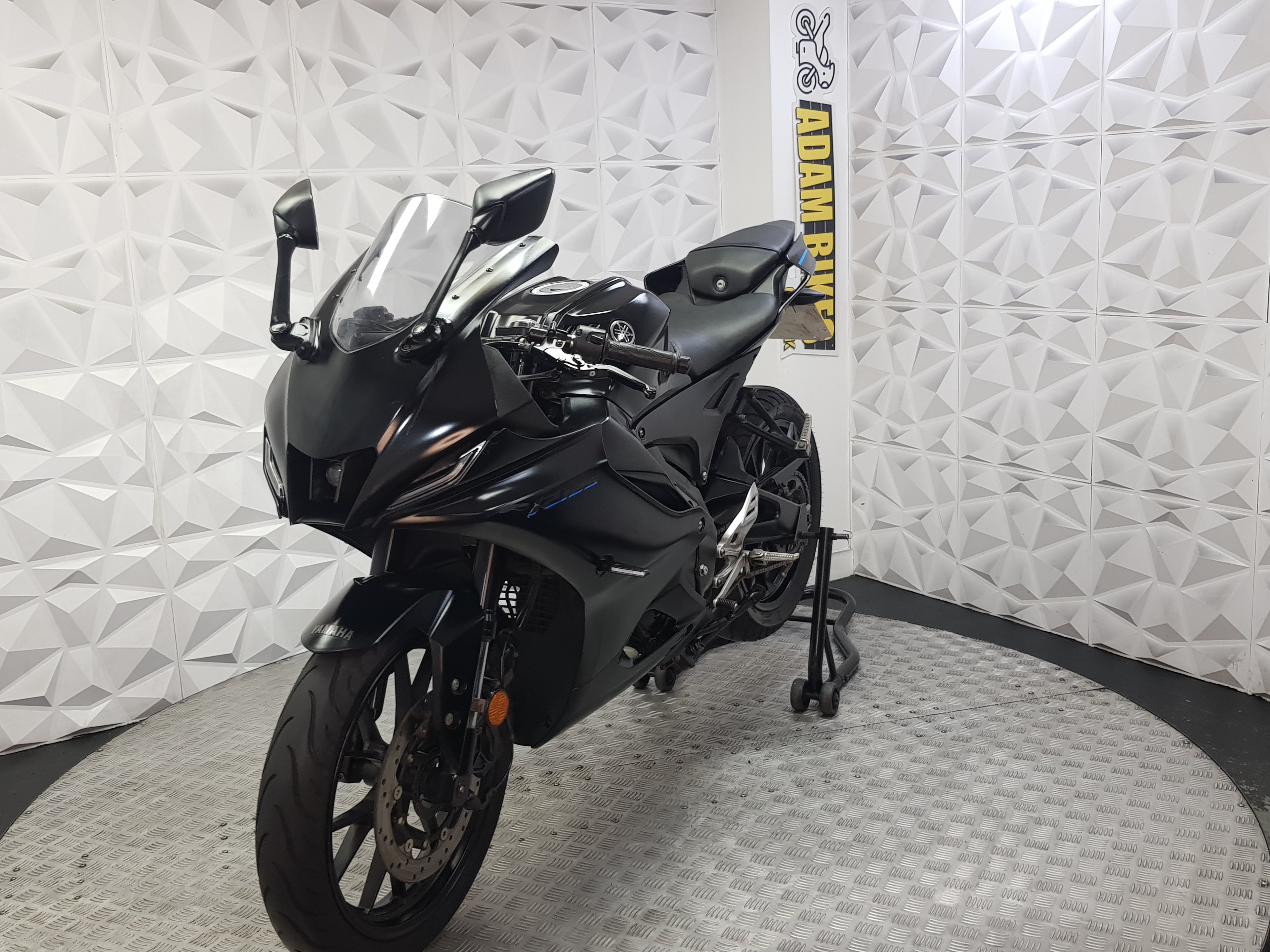 2023 YAMAHA YZF R125 ABS