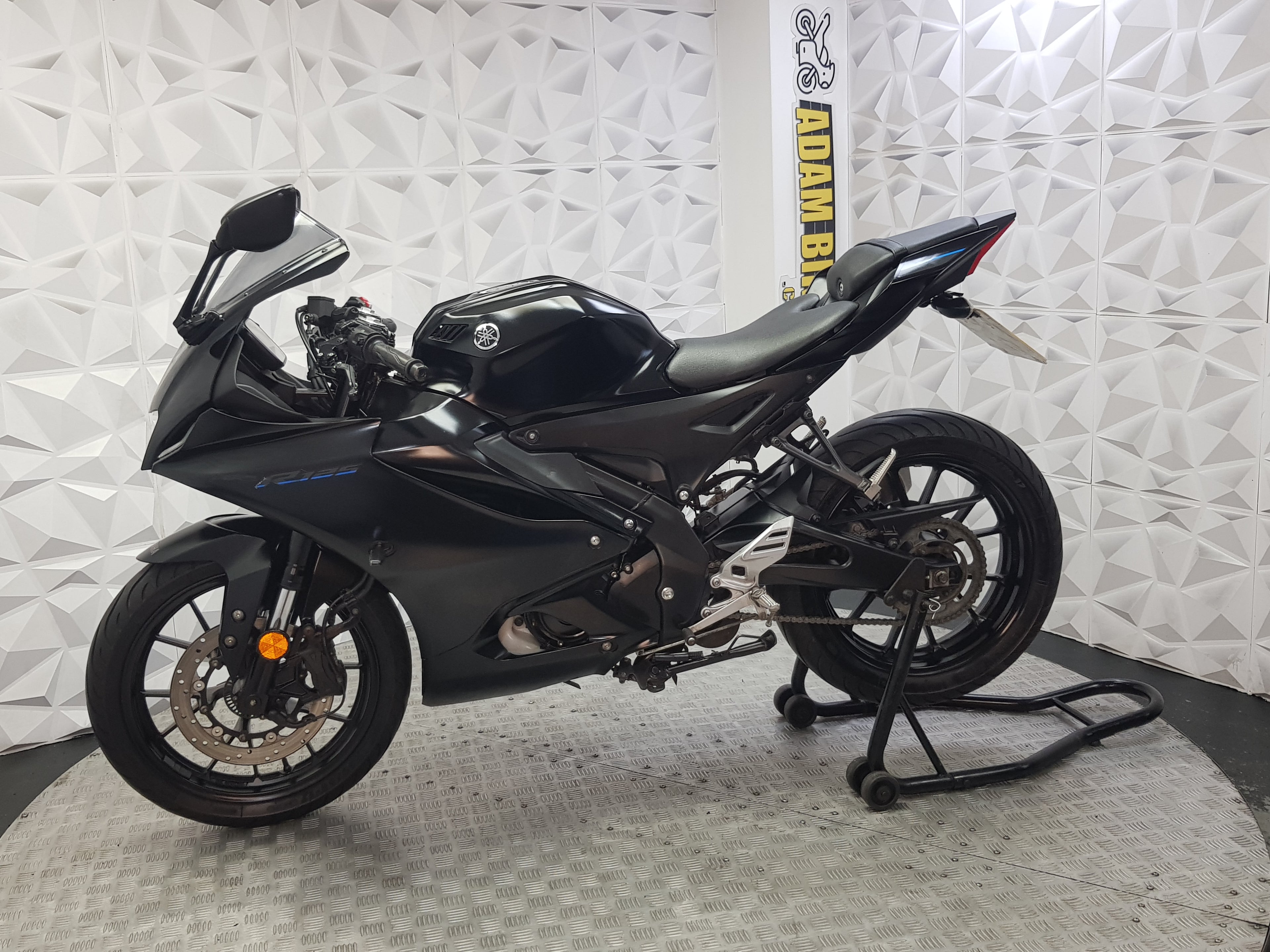 2023 YAMAHA YZF R125 ABS