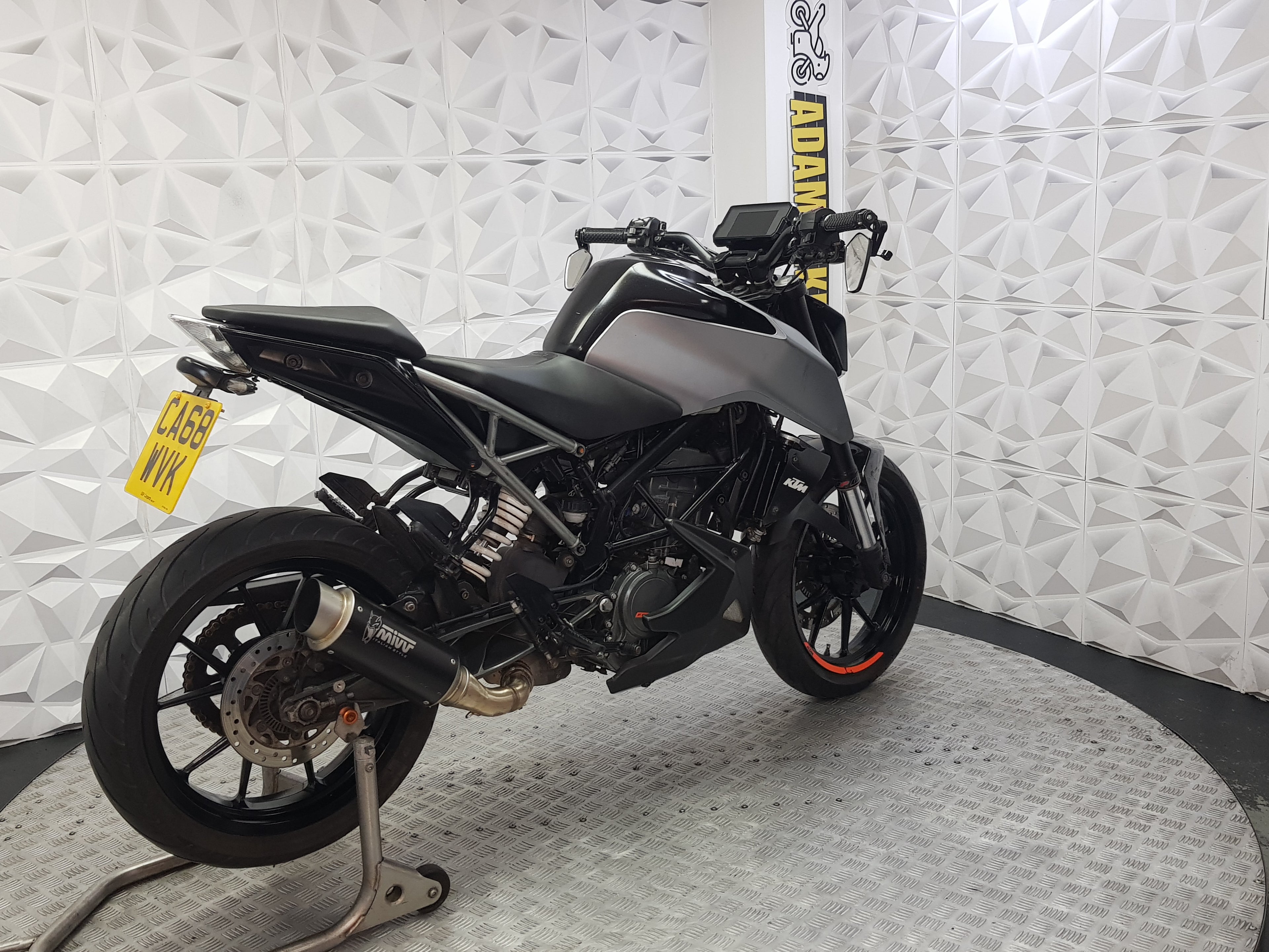 2019 KTM DUKE 125 ABS