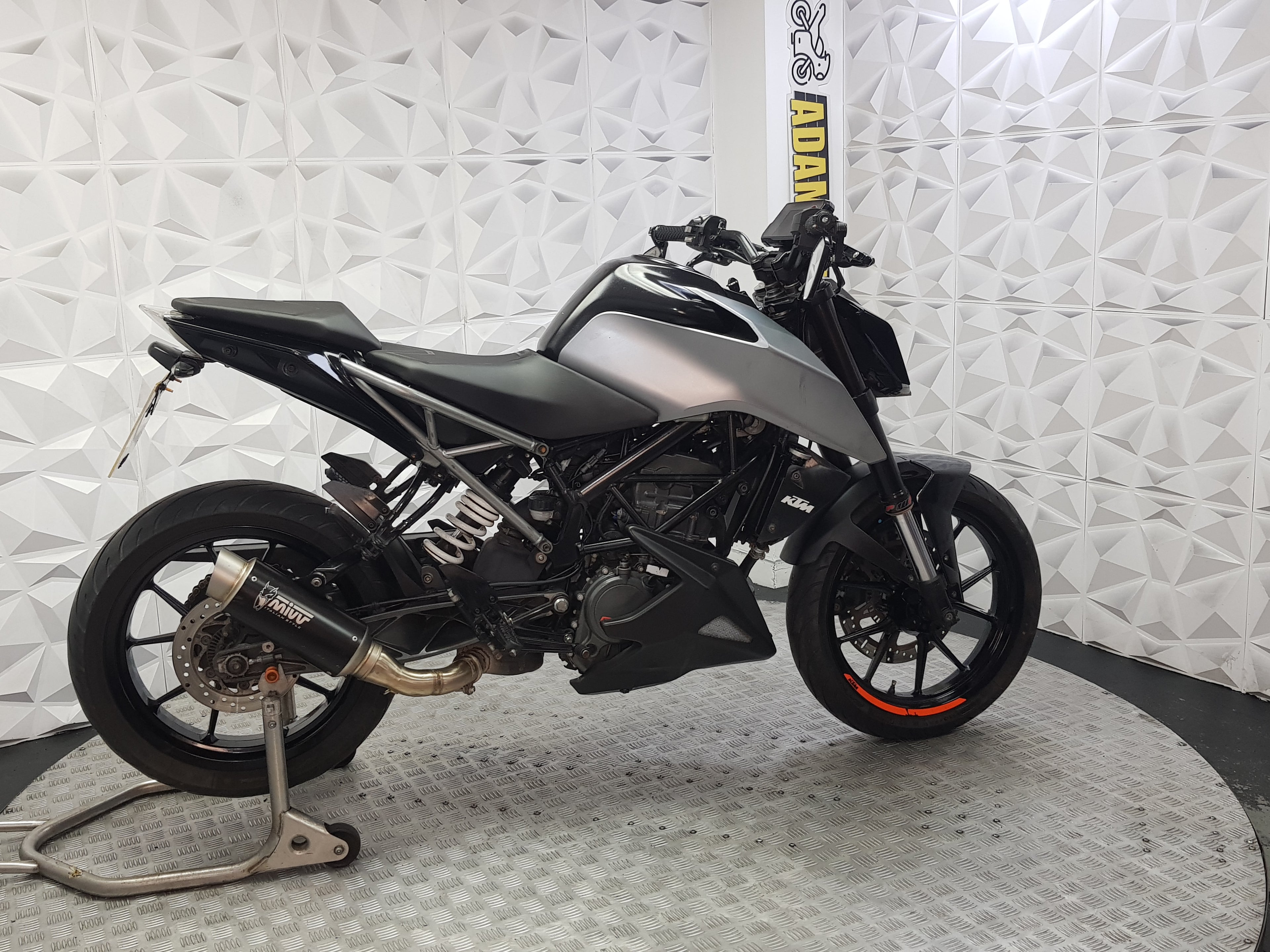 2019 KTM DUKE 125 ABS