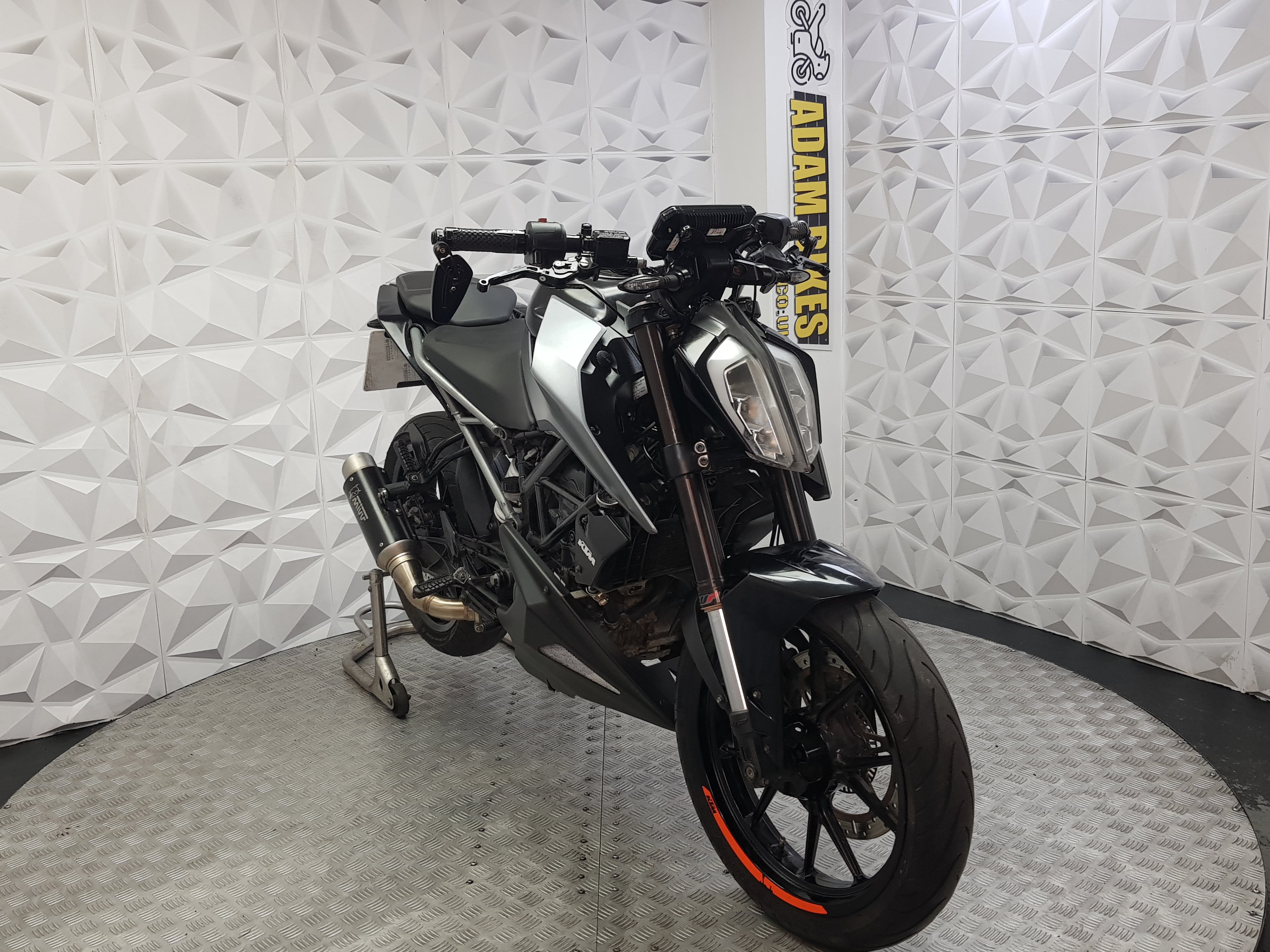 2019 KTM DUKE 125 ABS