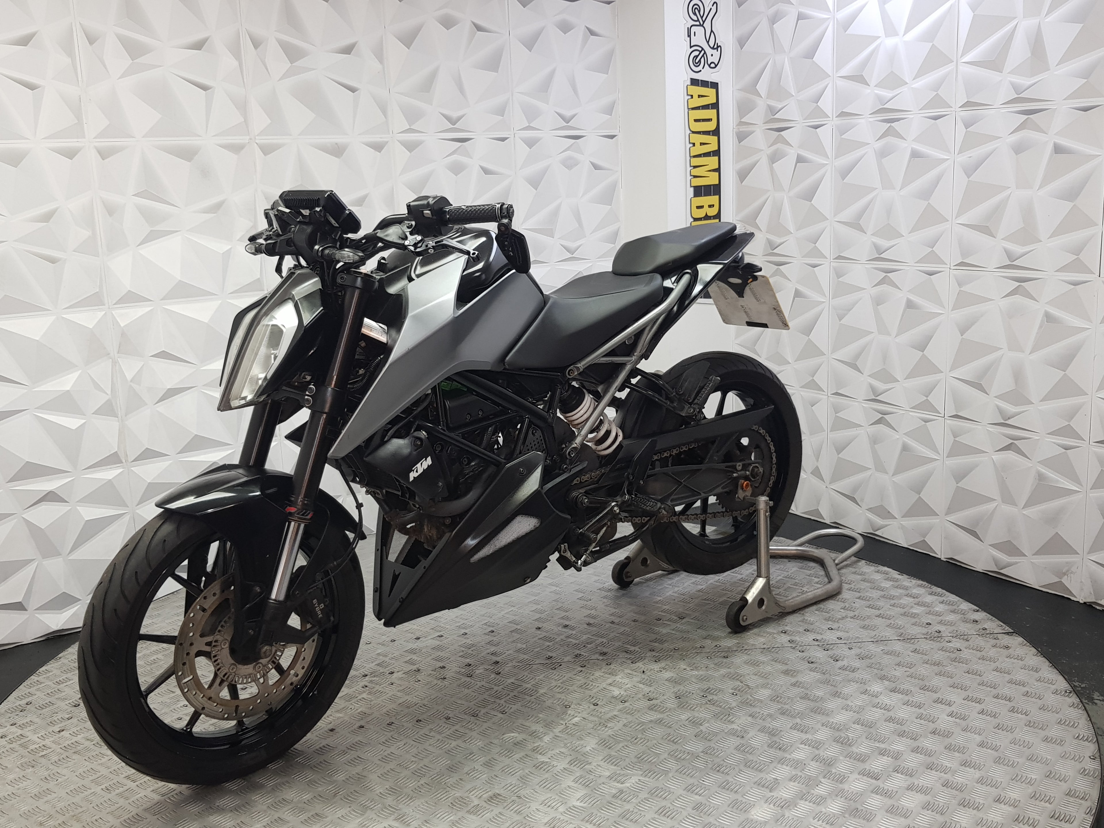 2019 KTM DUKE 125 ABS