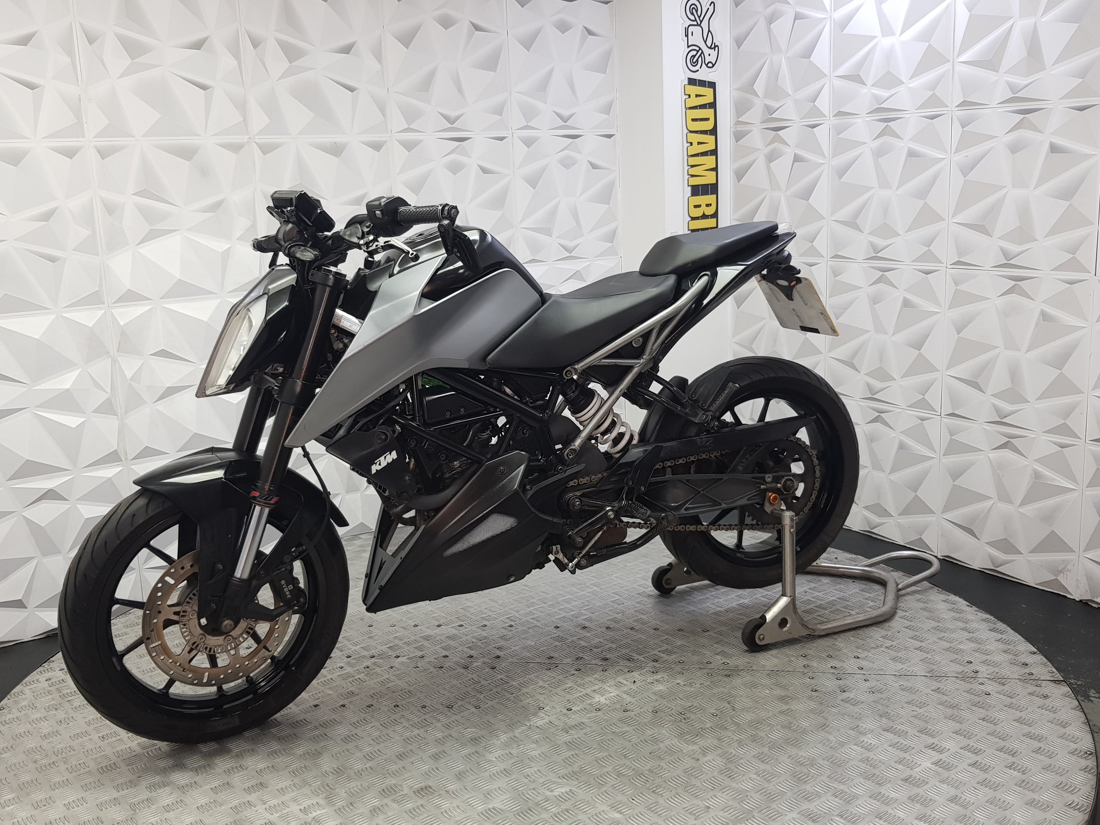 2019 KTM DUKE 125 ABS