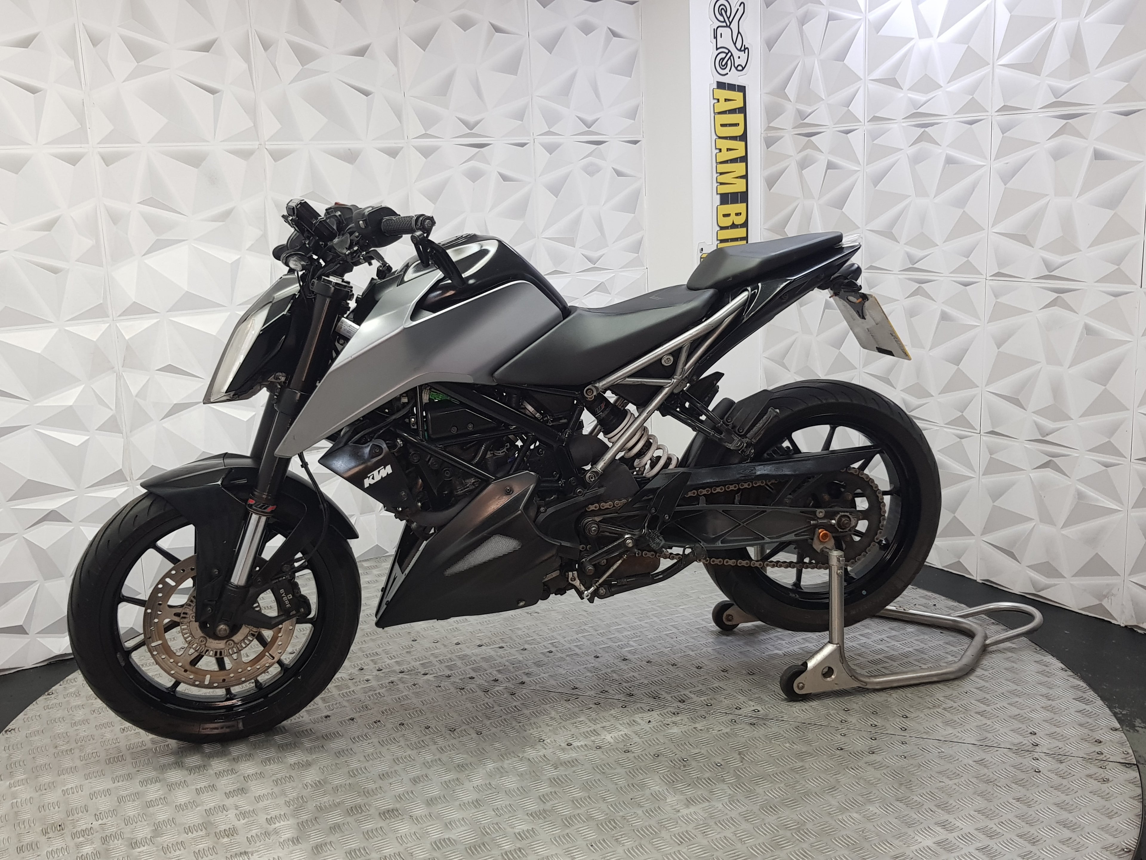 2019 KTM DUKE 125 ABS