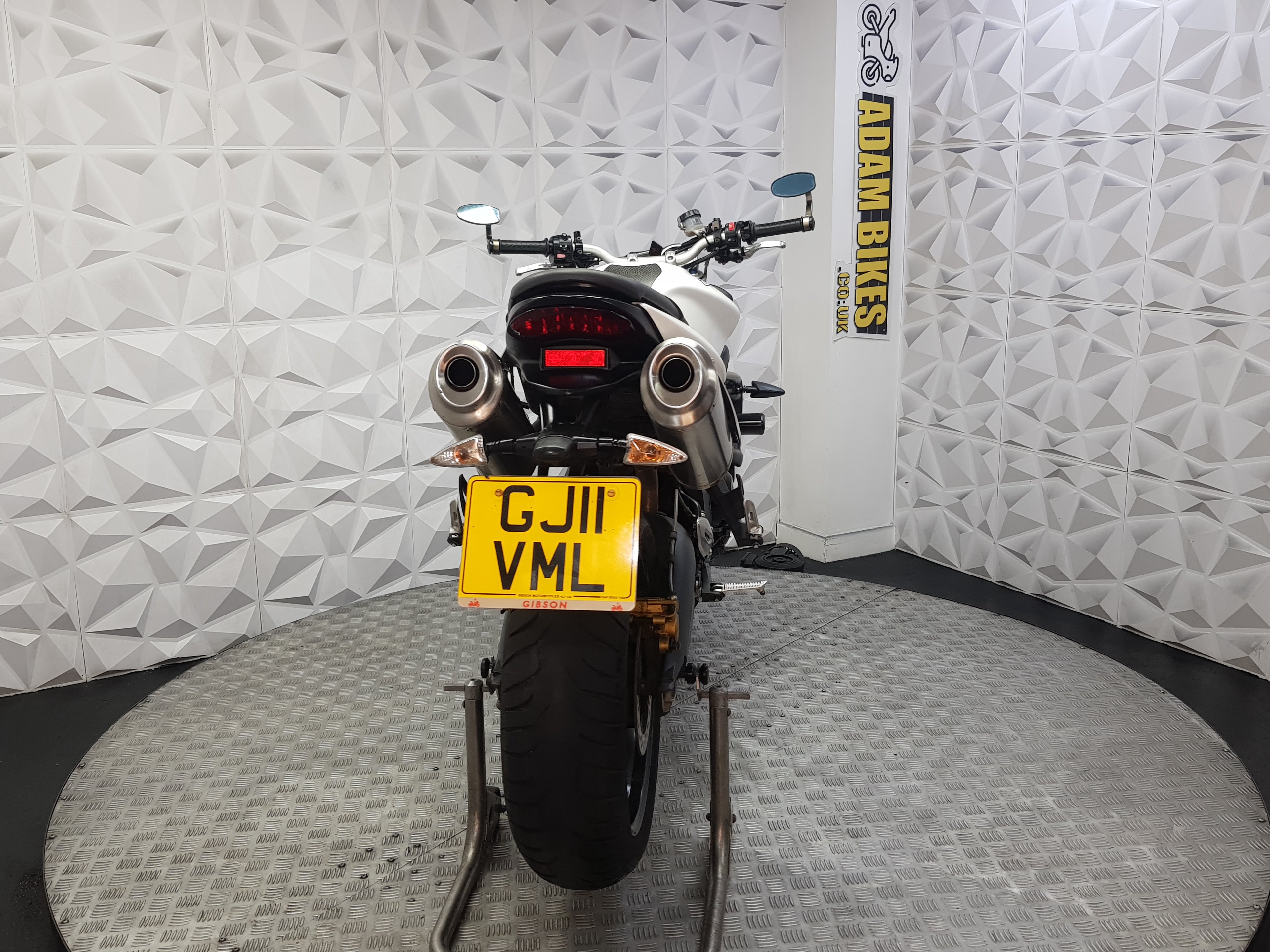 2011 TRUIMPH STREET TRIPLE 675 R