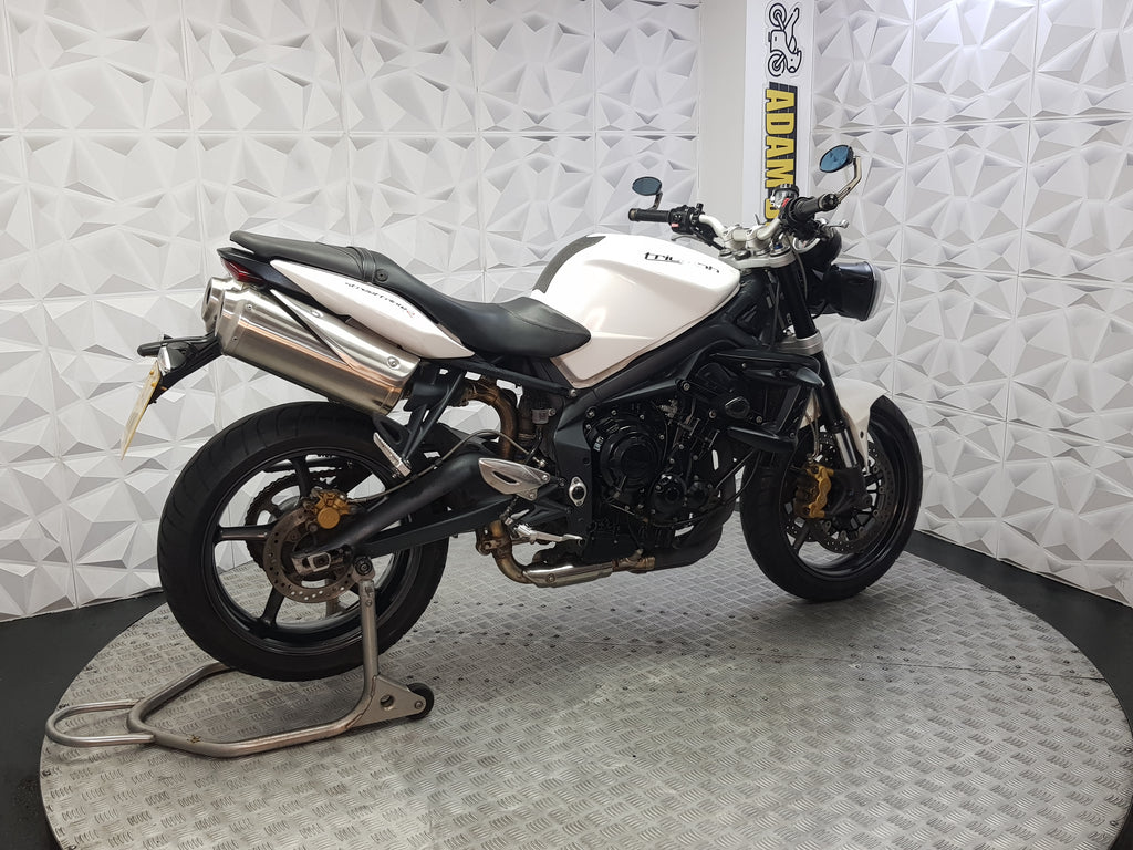 2011 TRUIMPH STREET TRIPLE 675 R