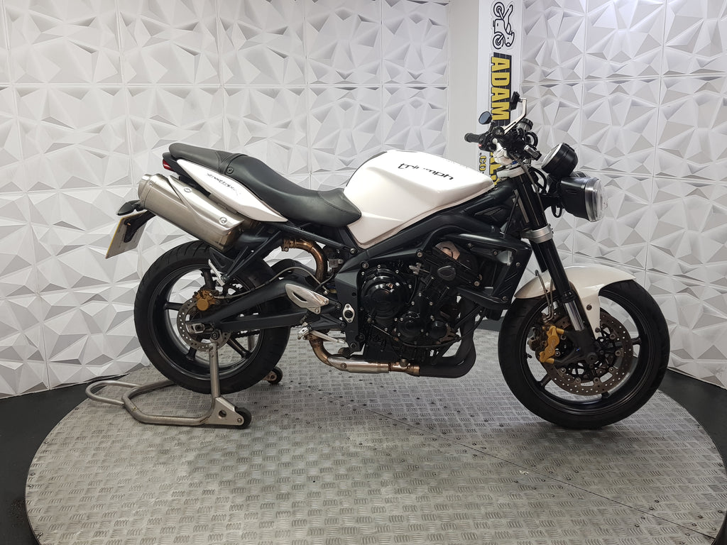 2011 TRUIMPH STREET TRIPLE 675 R