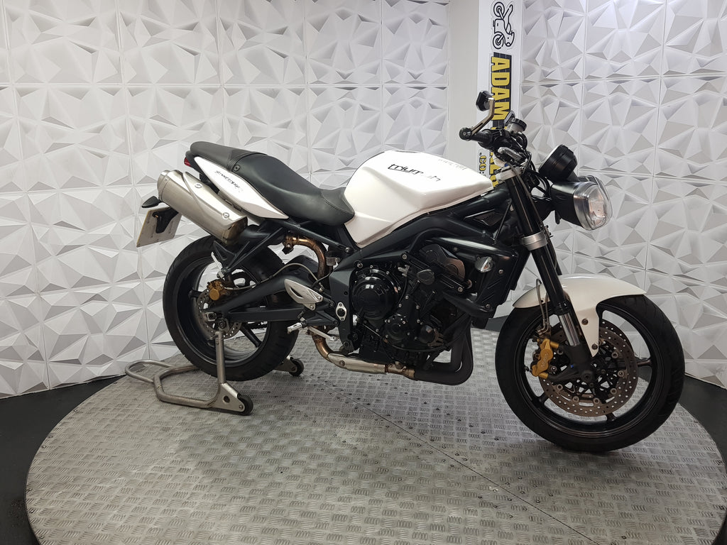 2011 TRUIMPH STREET TRIPLE 675 R