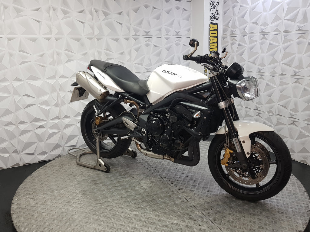 2011 TRUIMPH STREET TRIPLE 675 R