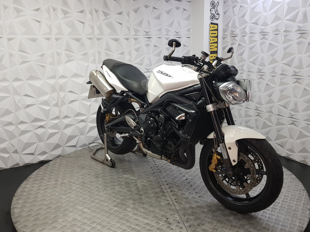 2011 TRUIMPH STREET TRIPLE 675 R