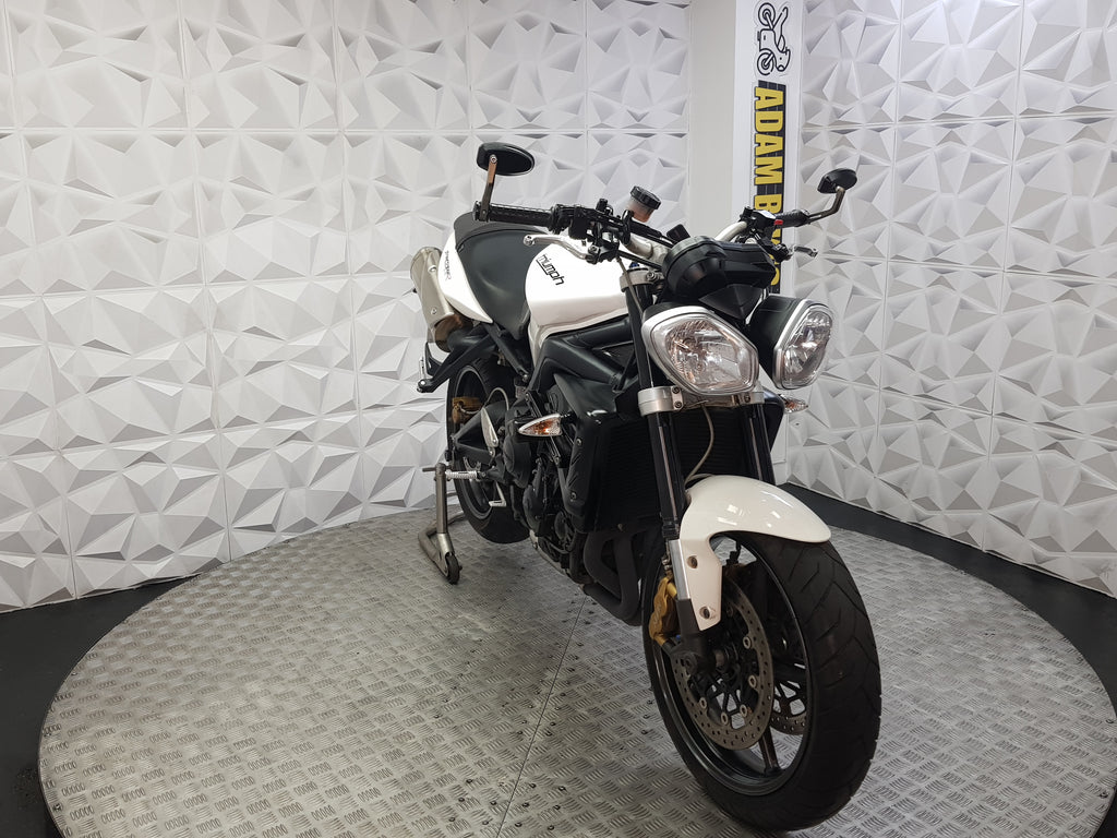 2011 TRUIMPH STREET TRIPLE 675 R