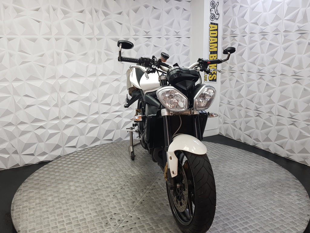 2011 TRUIMPH STREET TRIPLE 675 R