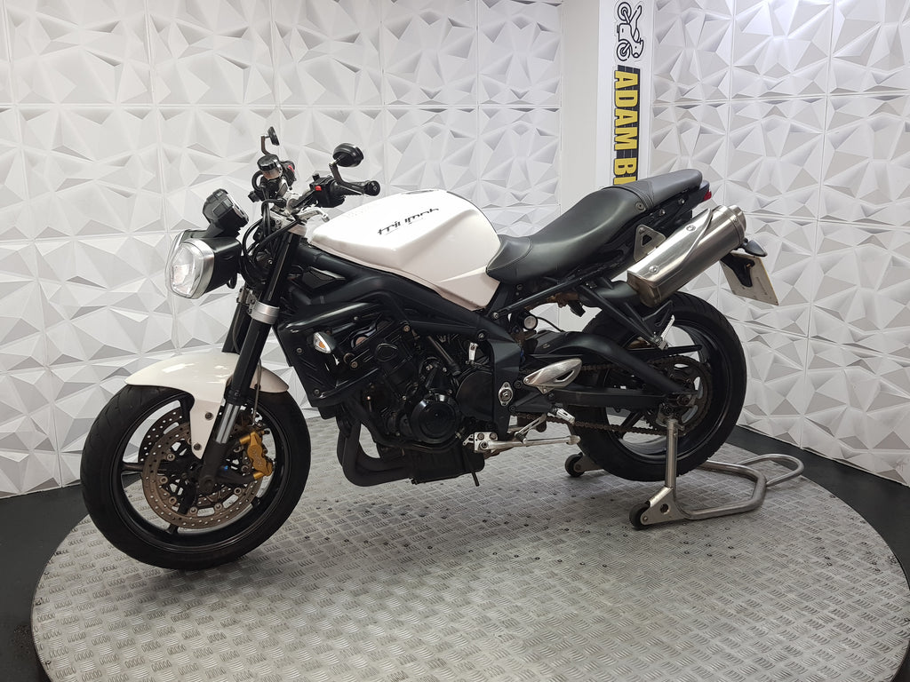 2011 TRUIMPH STREET TRIPLE 675 R