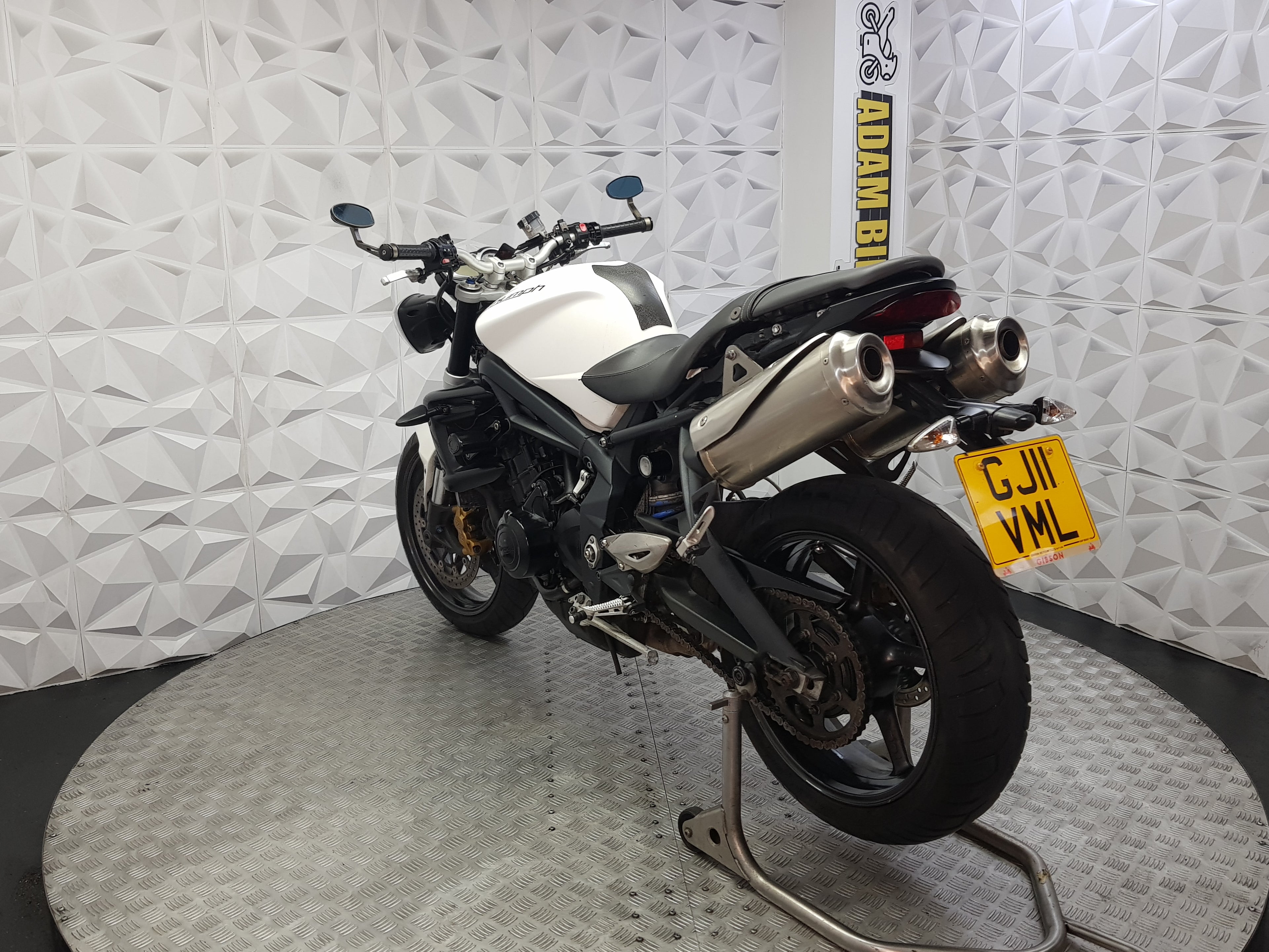2011 TRUIMPH STREET TRIPLE 675 R