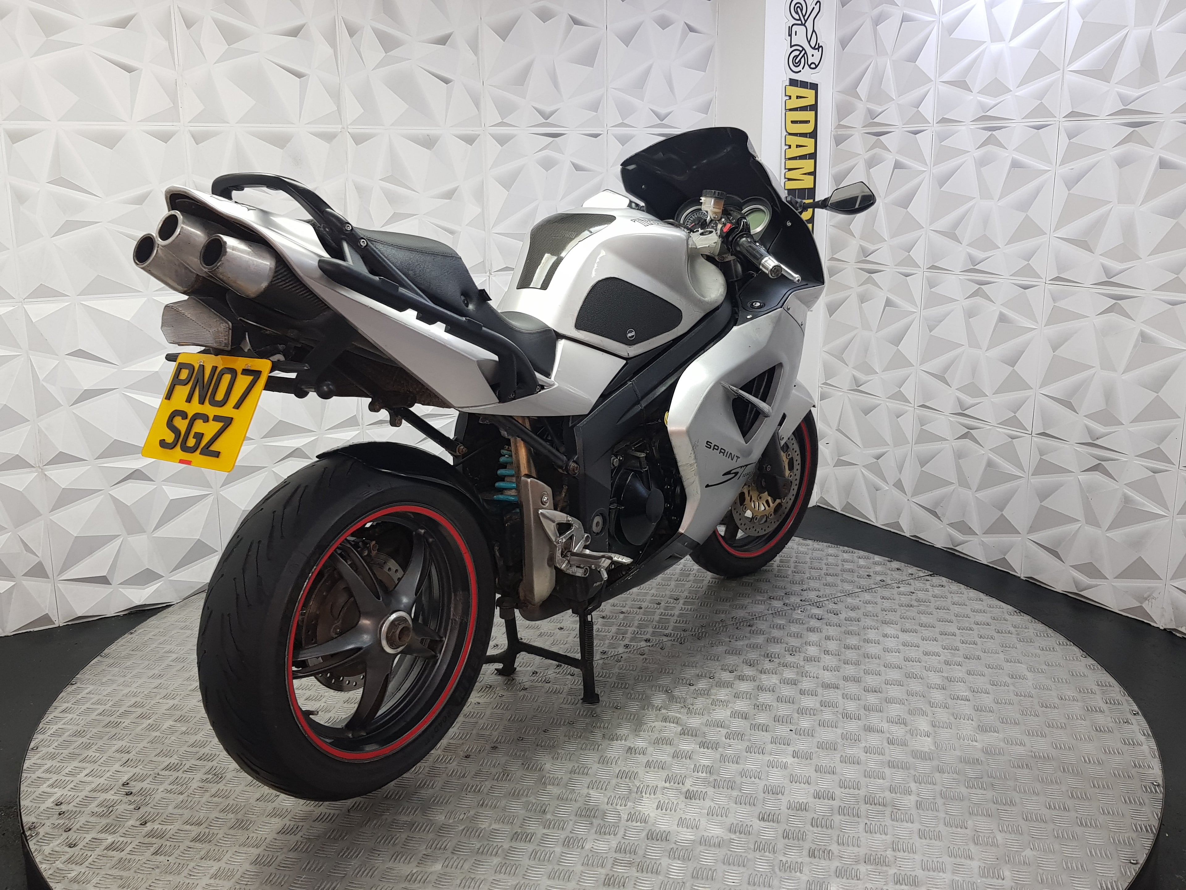2007 Triumph Sprint ST1050