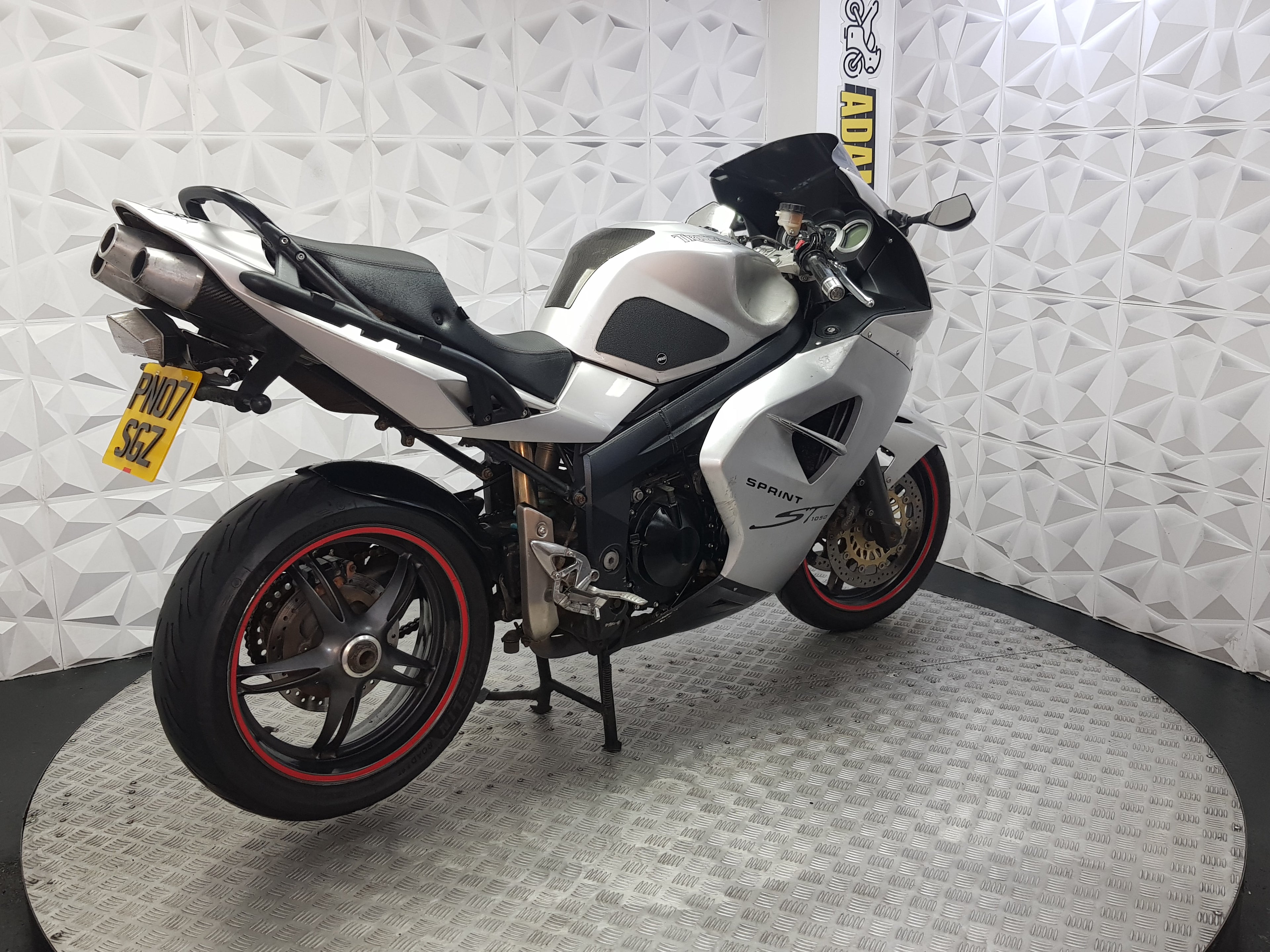 2007 Triumph Sprint ST1050