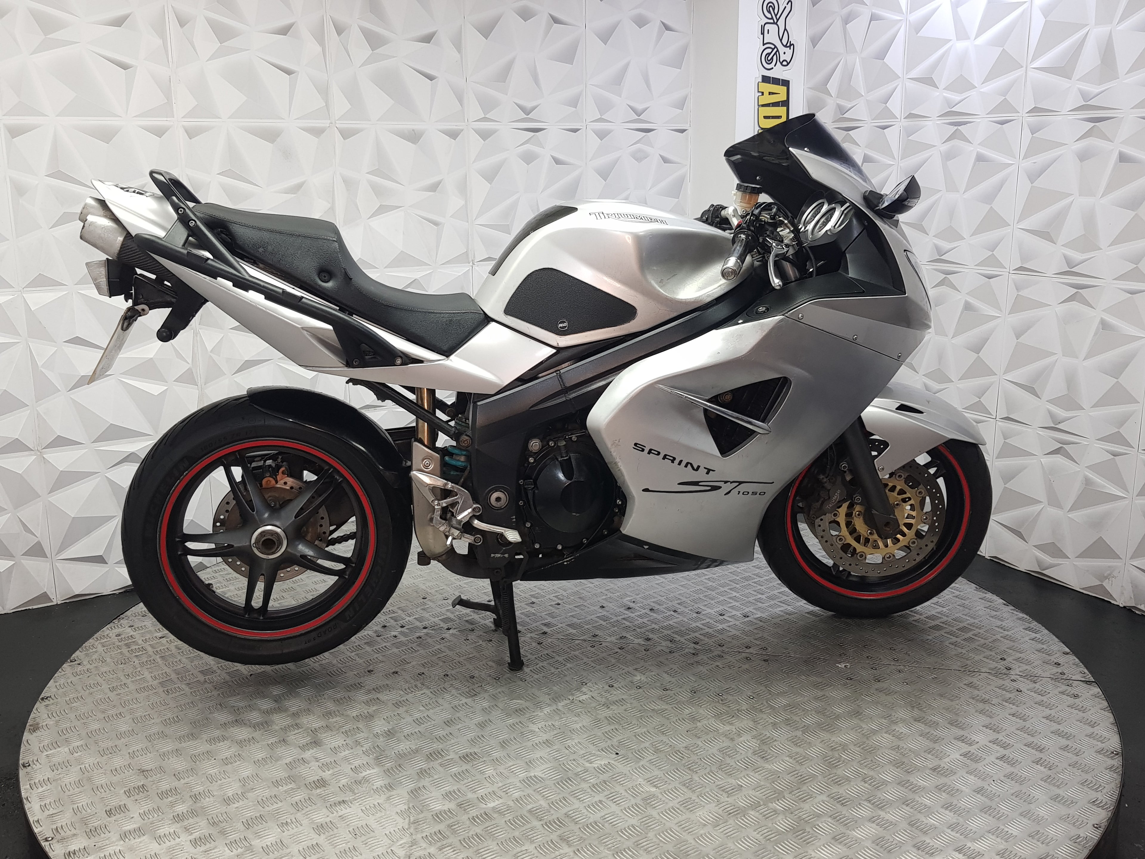 2007 Triumph Sprint ST1050
