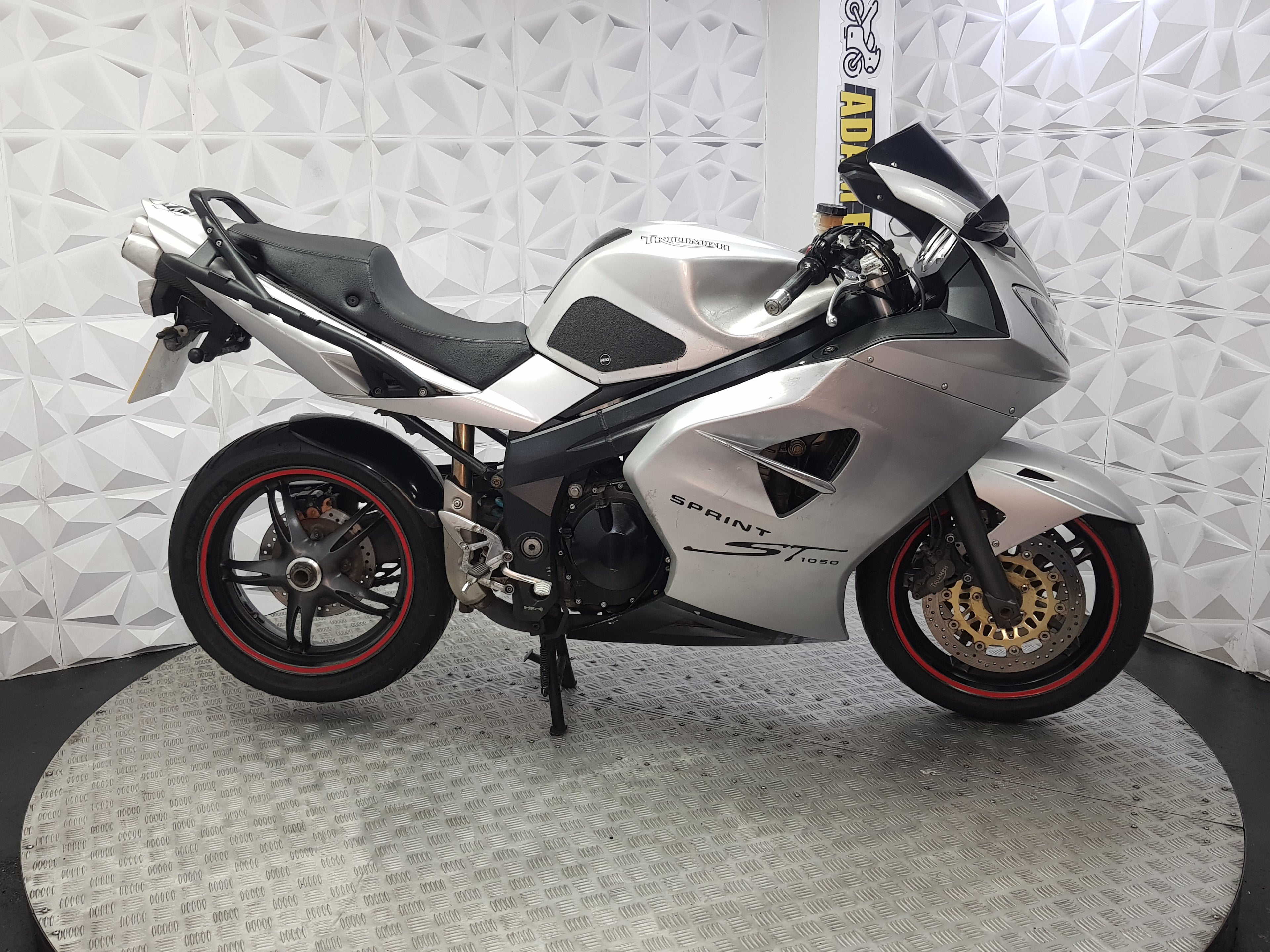 2007 Triumph Sprint ST1050