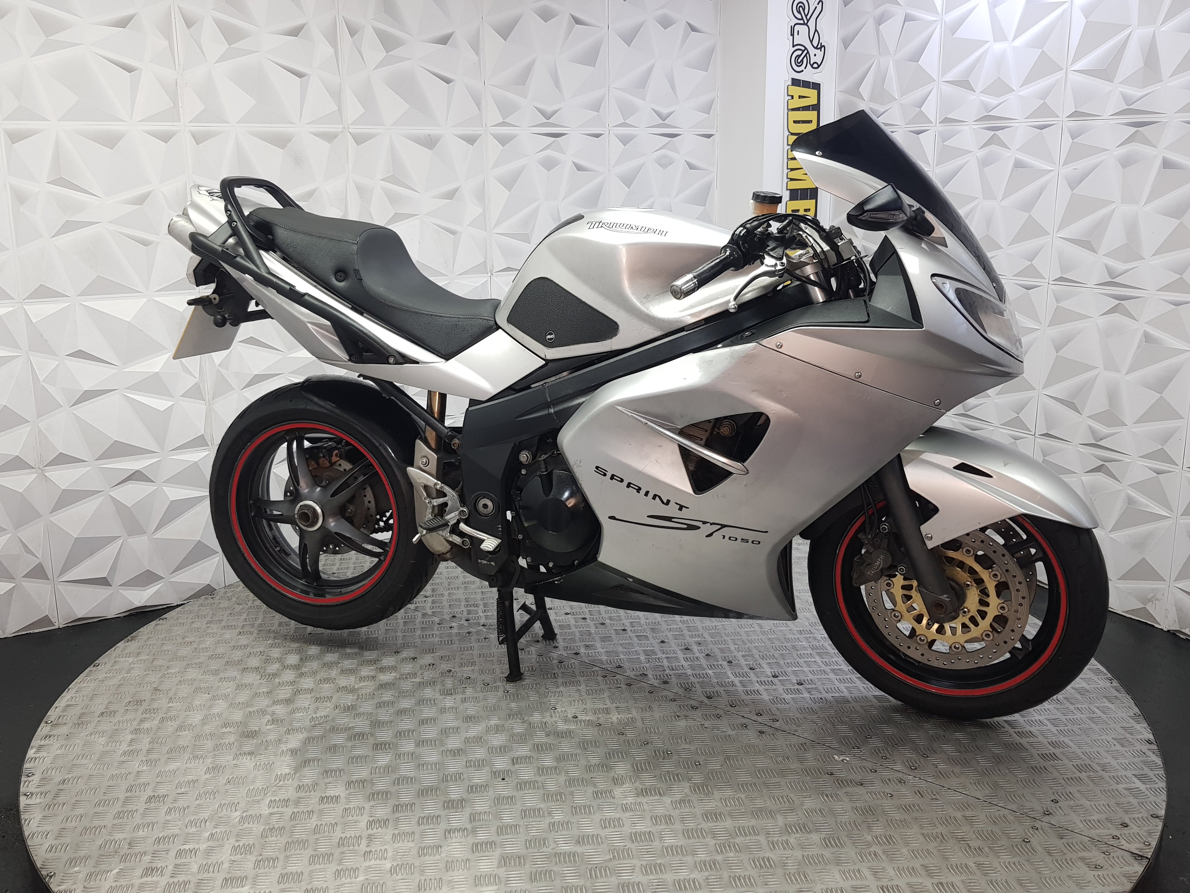 2007 Triumph Sprint ST1050