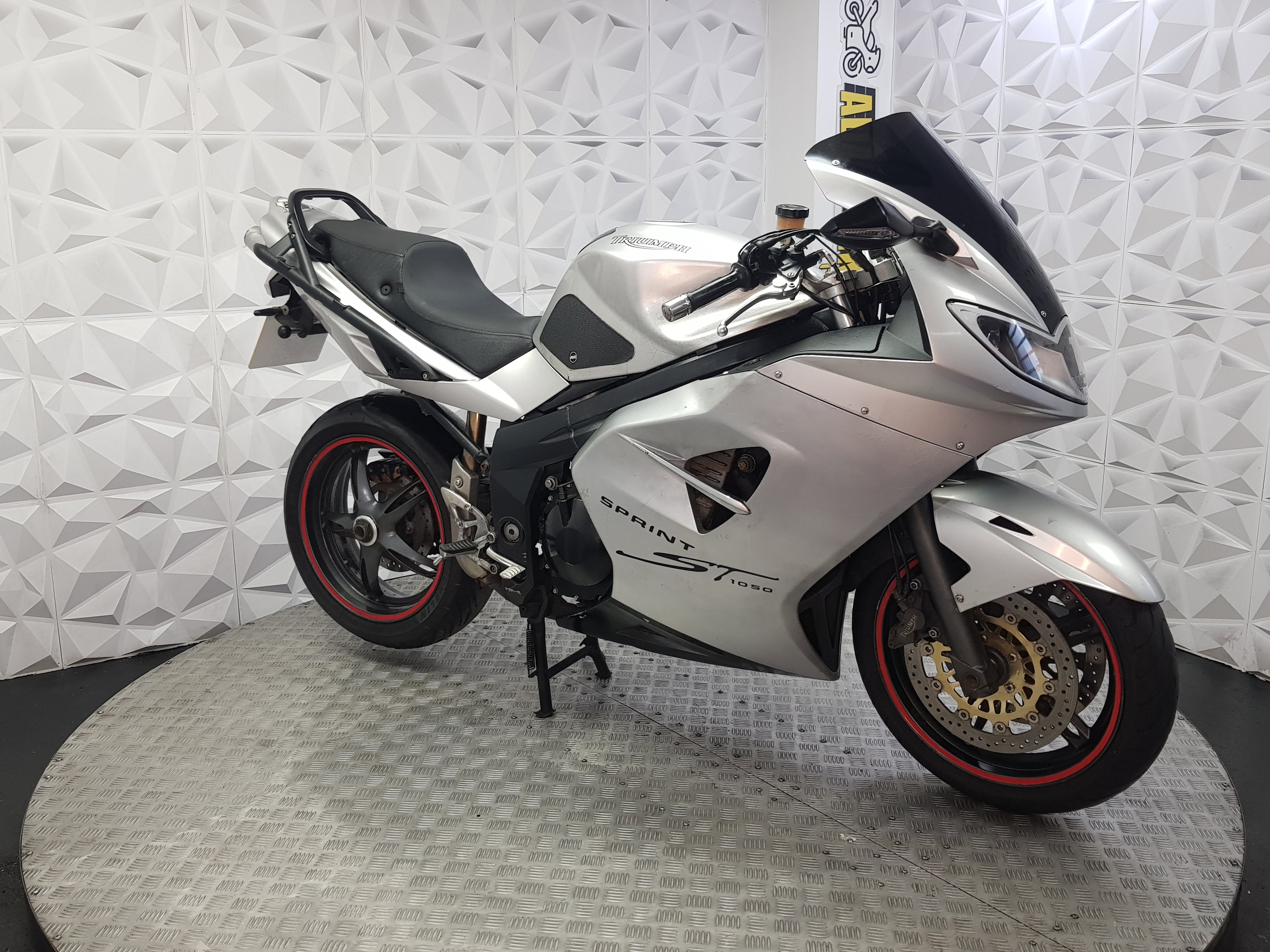 2007 Triumph Sprint ST1050