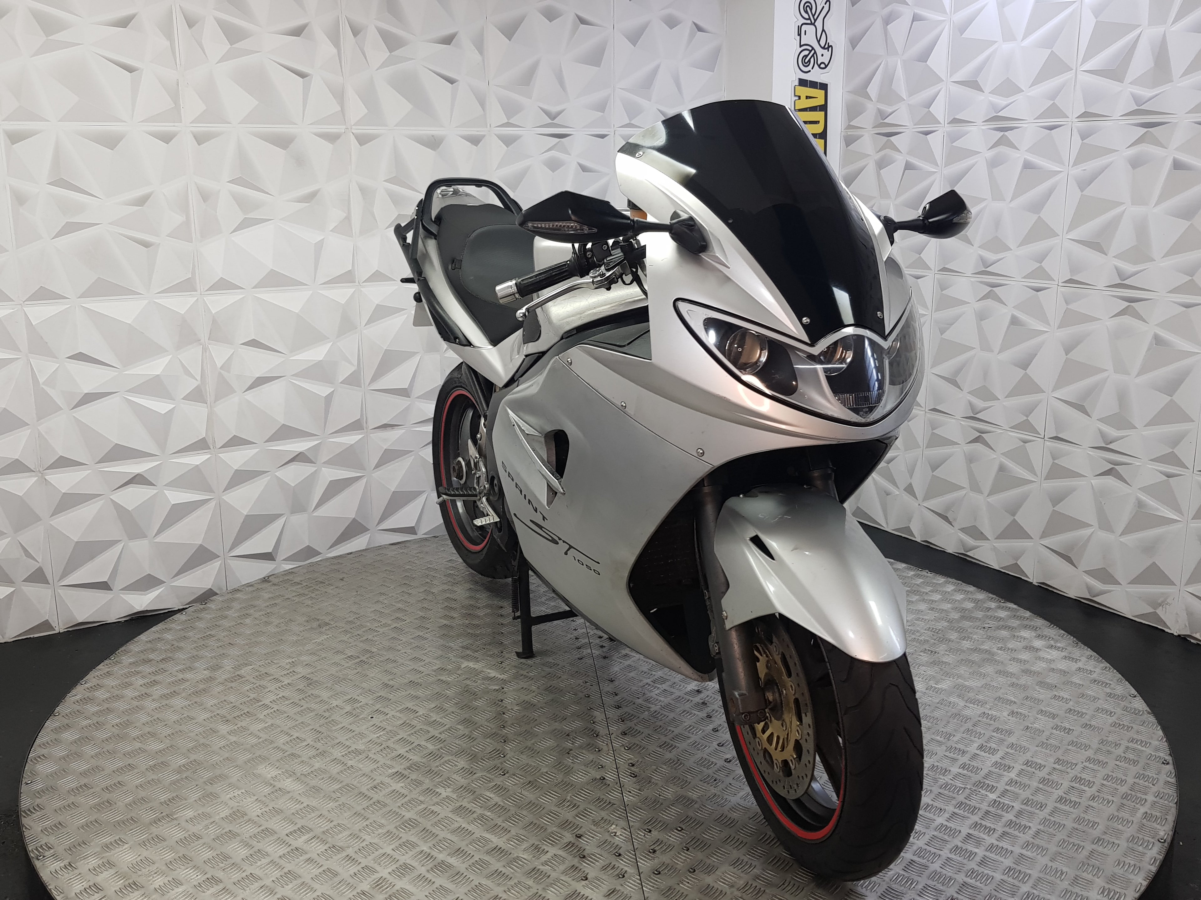 2007 Triumph Sprint ST1050