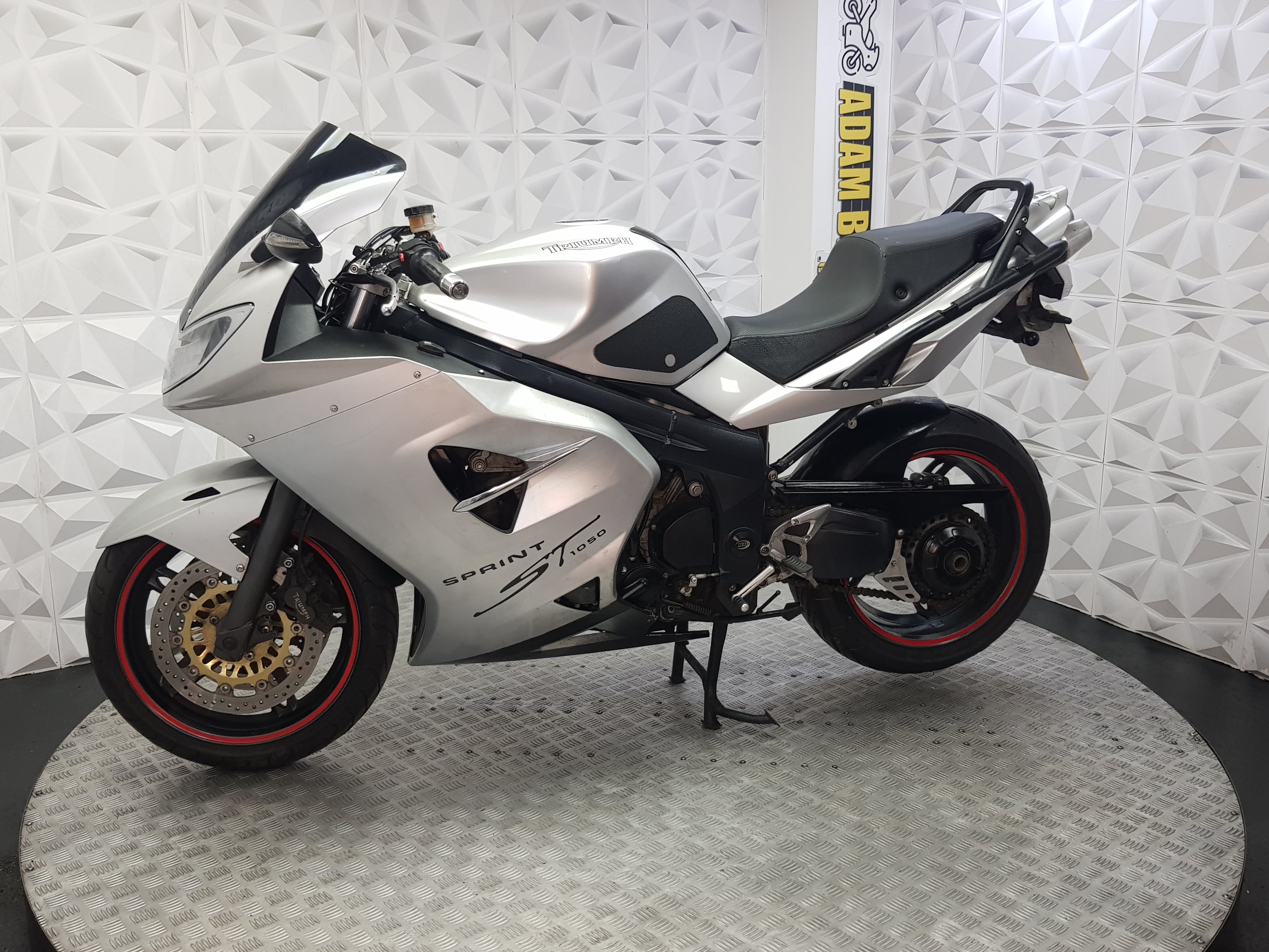 2007 Triumph Sprint ST1050