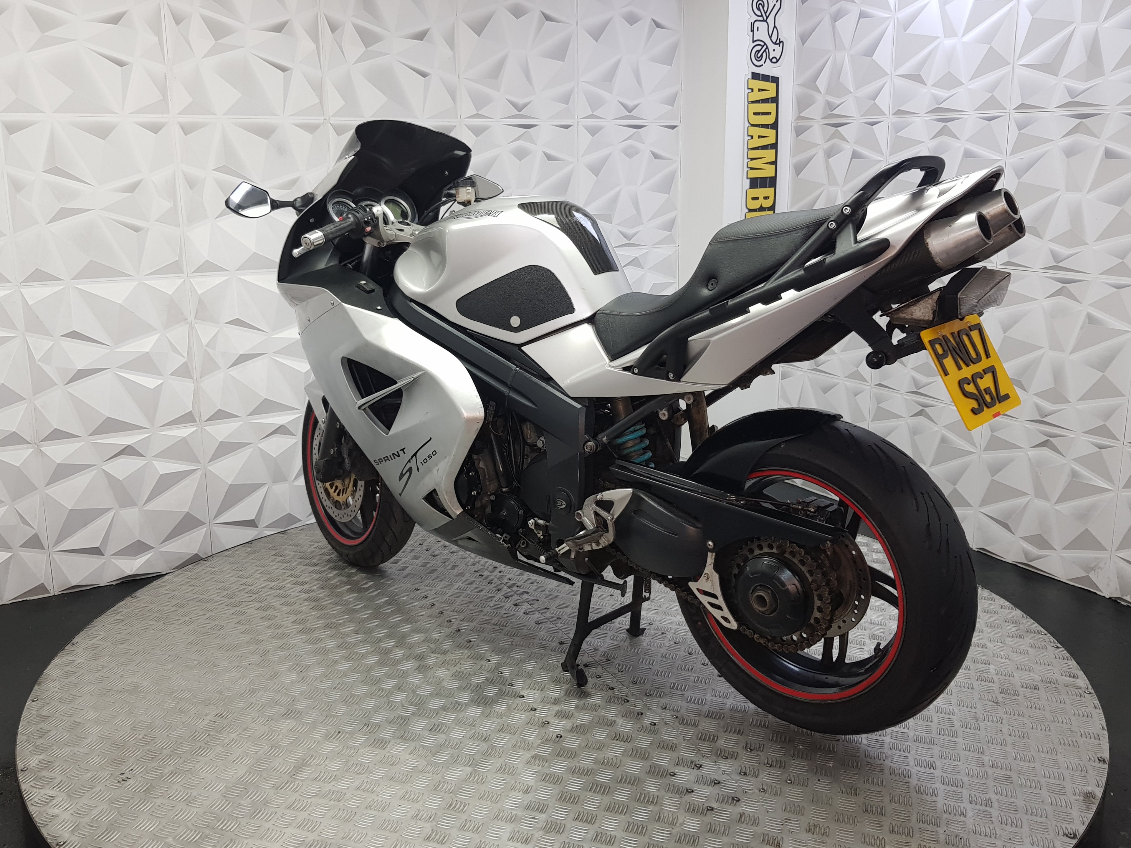2007 Triumph Sprint ST1050