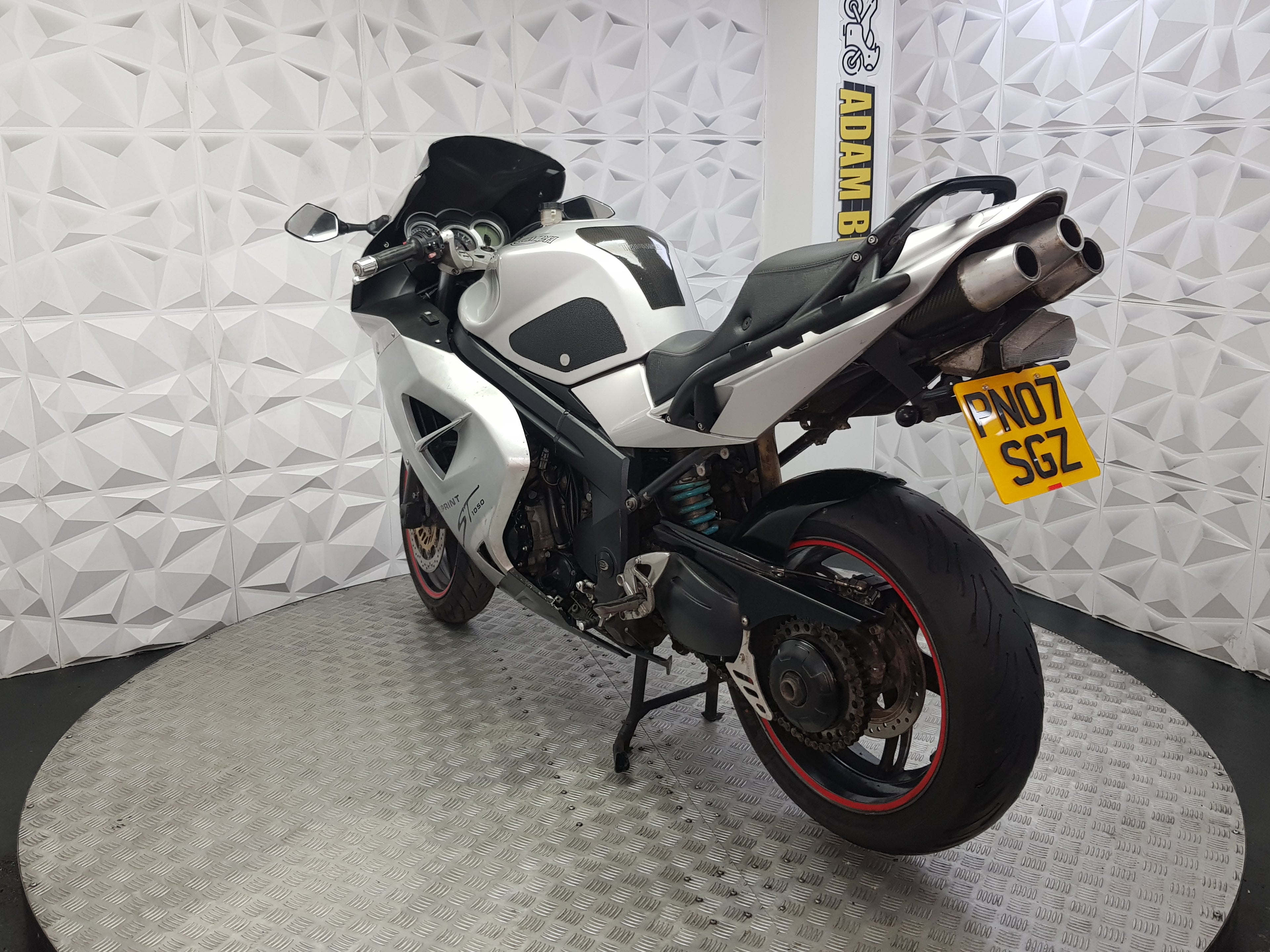 2007 Triumph Sprint ST1050