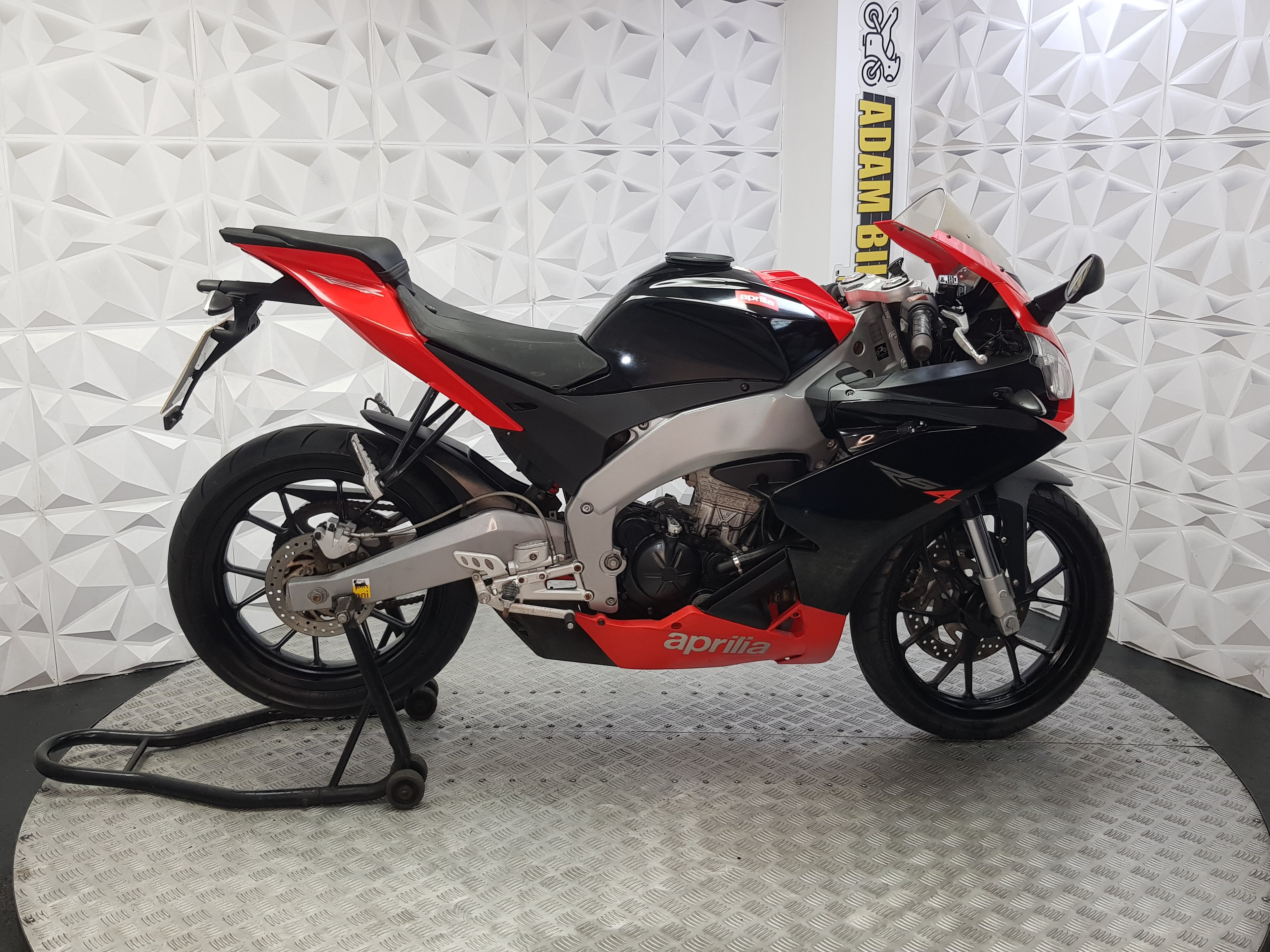 2011 APRILIA RS4 125