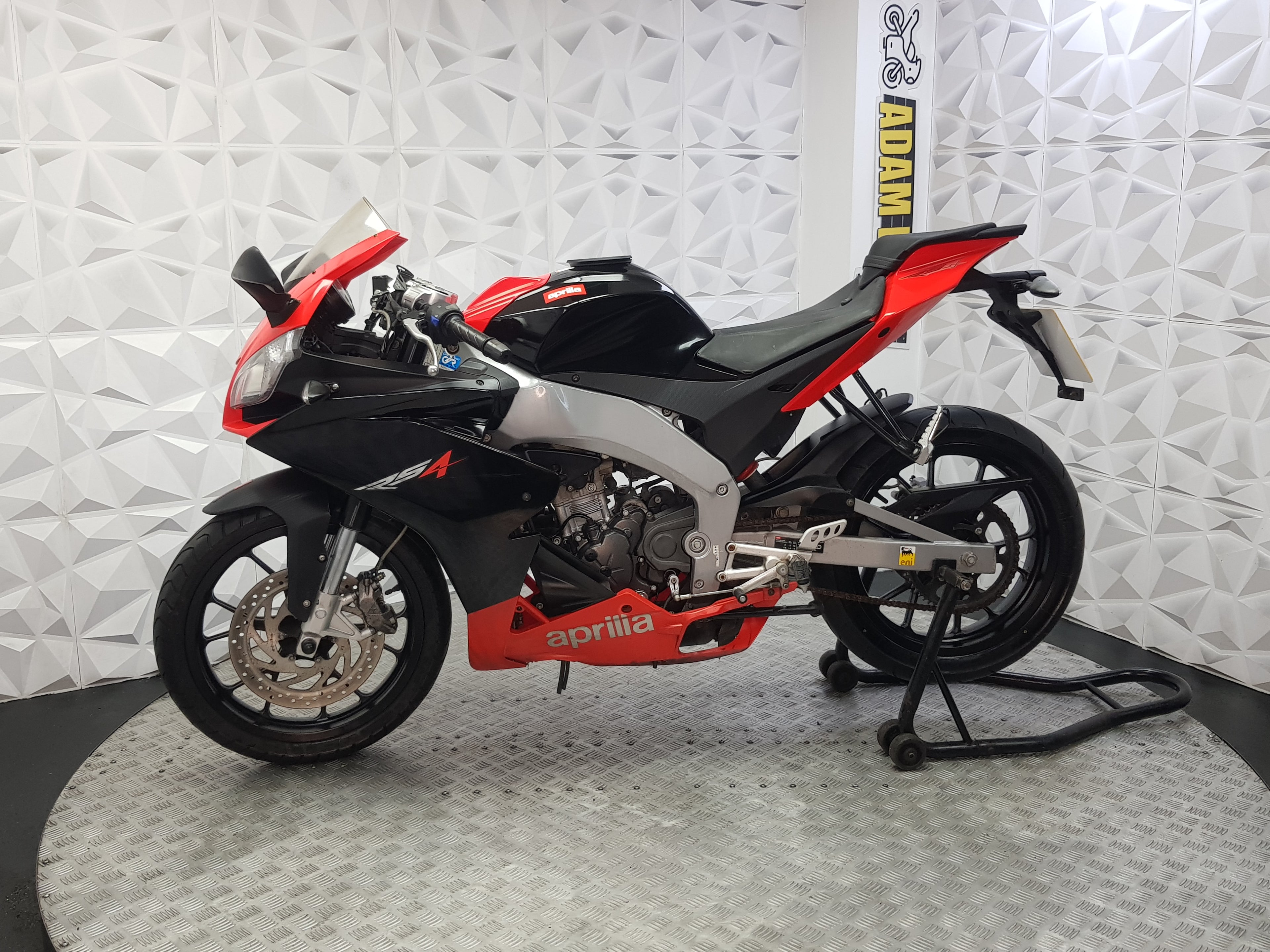 2011 APRILIA RS4 125