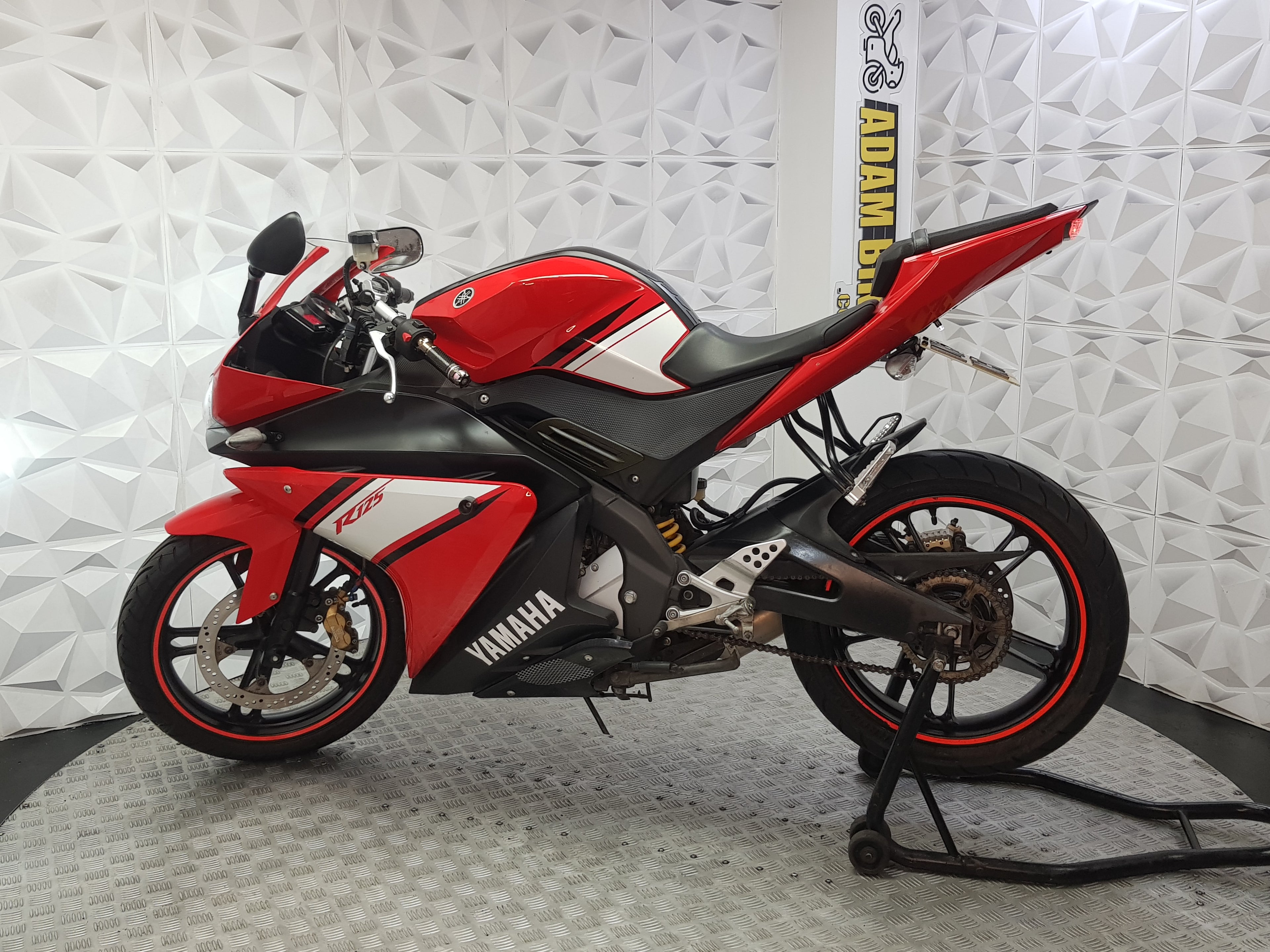 2013 YAMAHA YZF R125