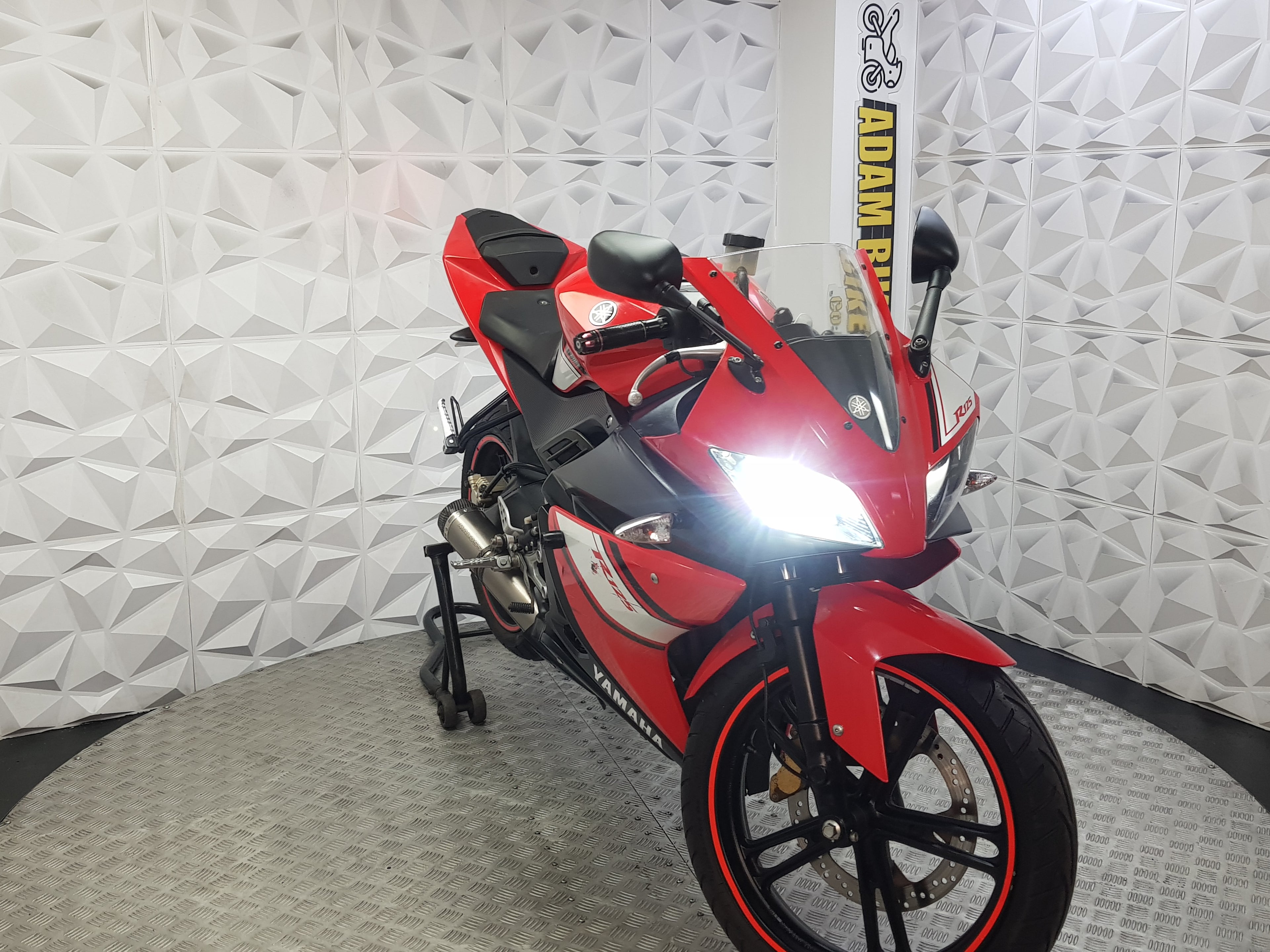 2013 YAMAHA YZF R125