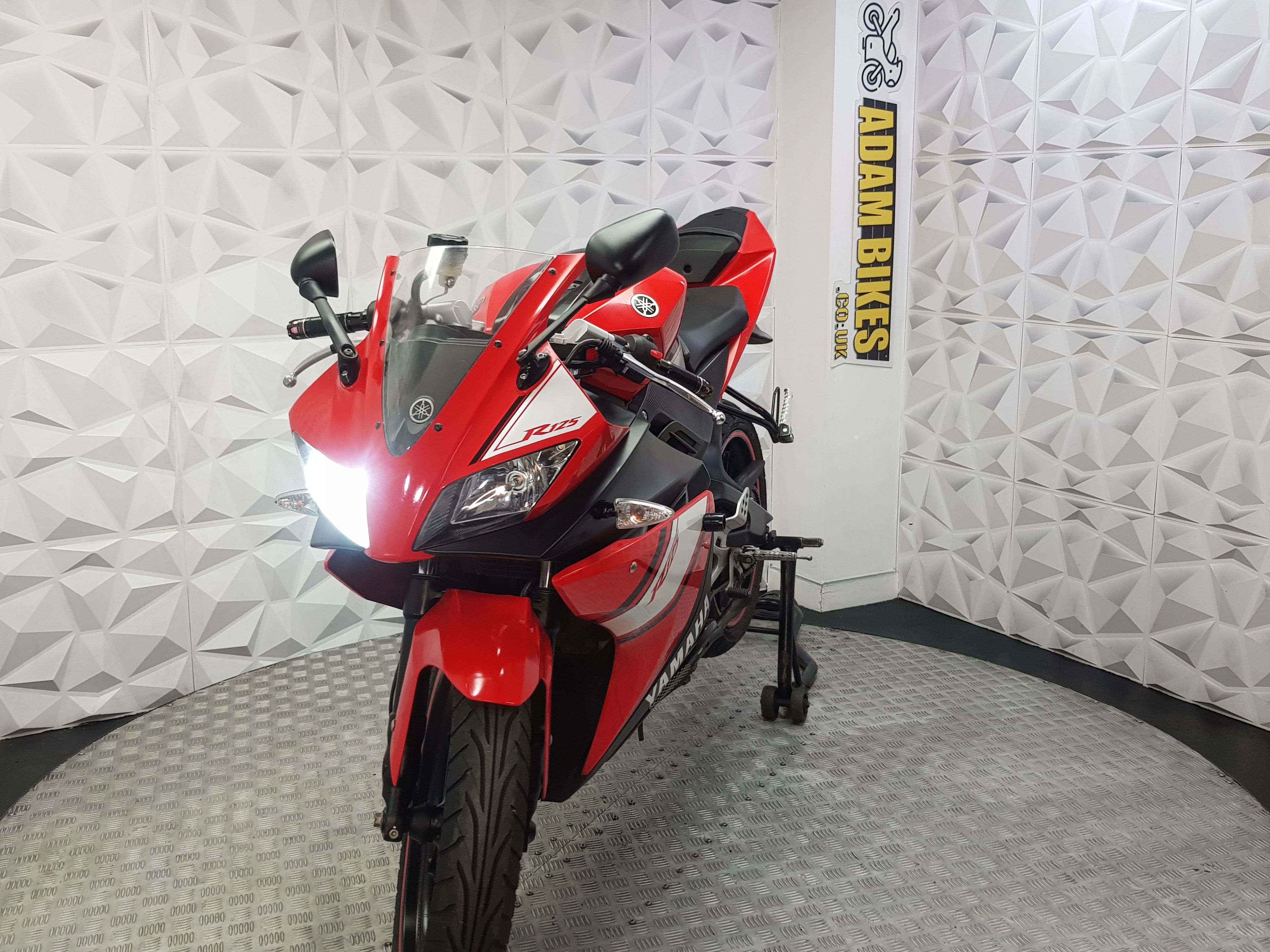 2013 YAMAHA YZF R125
