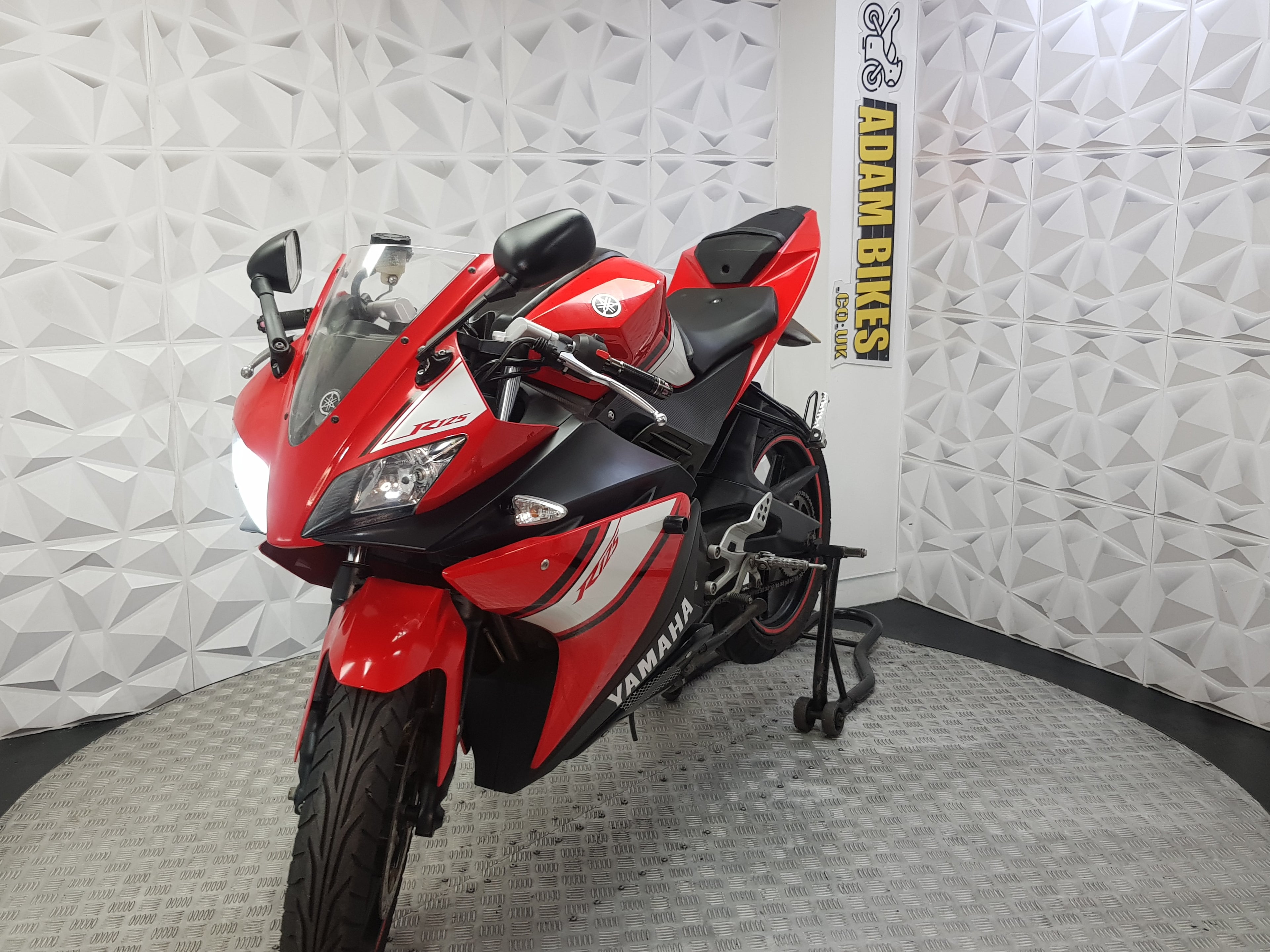 2013 YAMAHA YZF R125