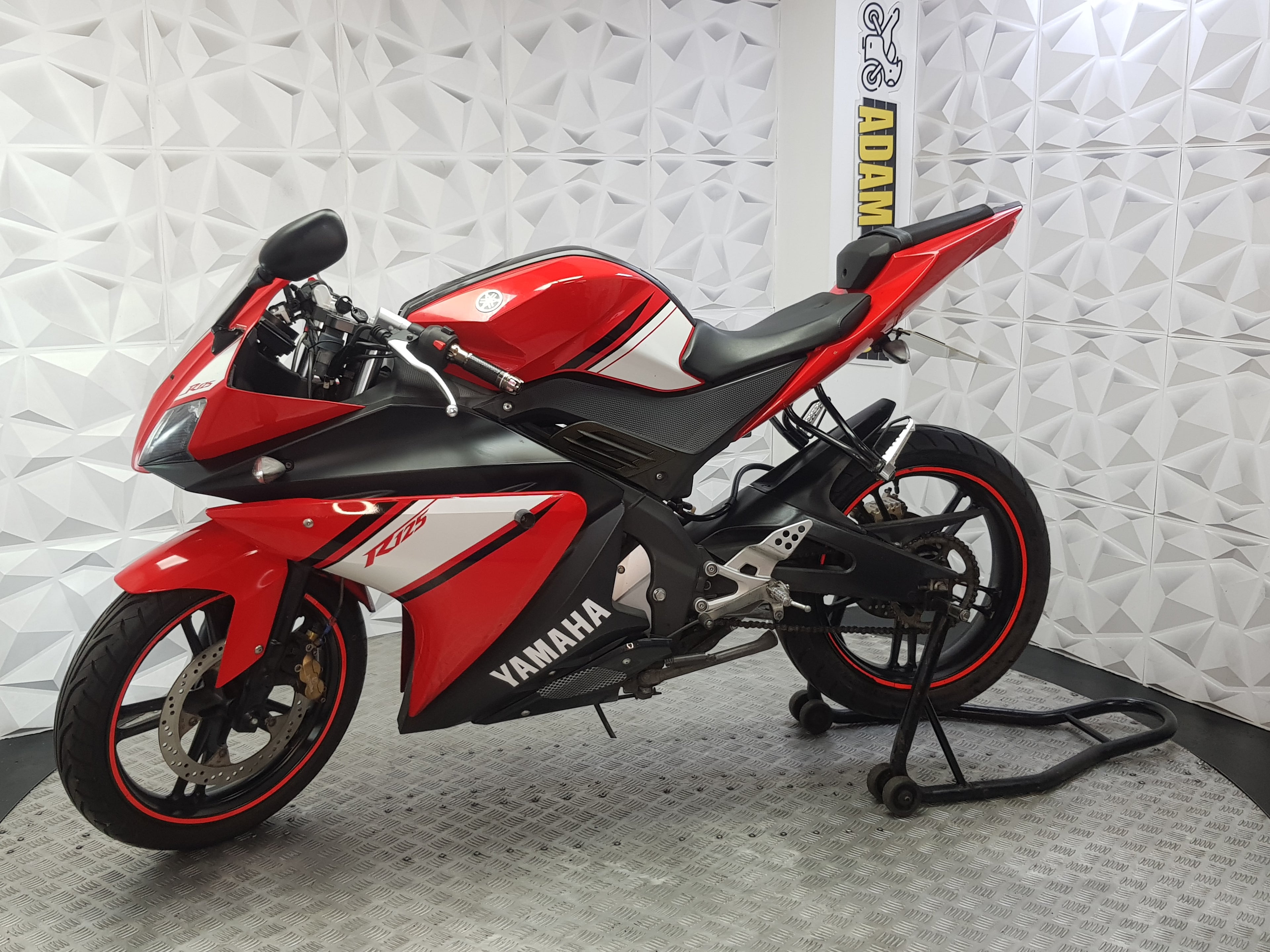 2013 YAMAHA YZF R125