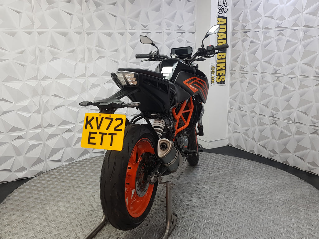 2022 KTM DUKE 125 ABS