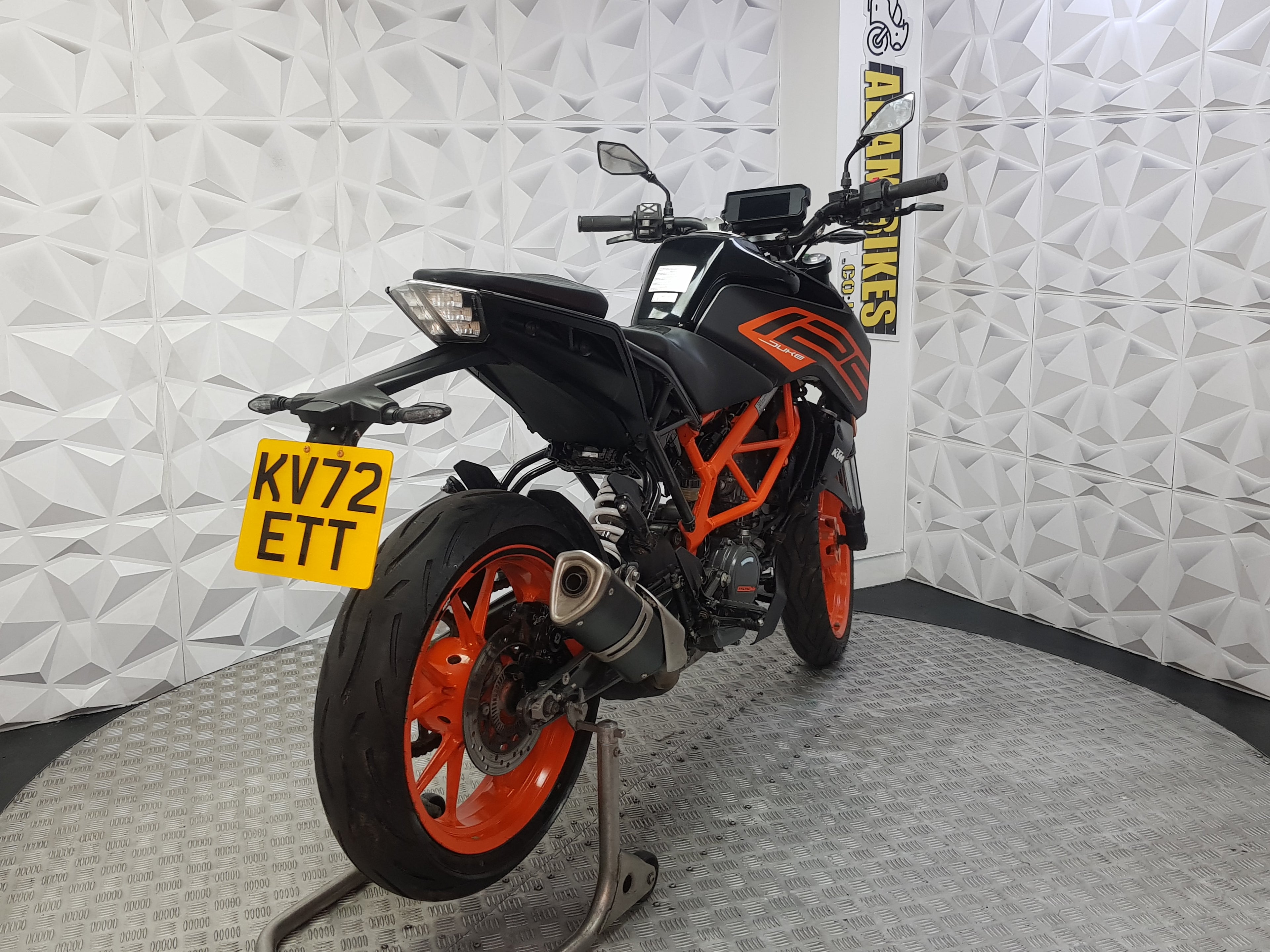 2022 KTM DUKE 125 ABS
