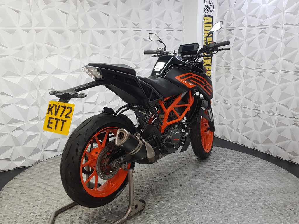 2022 KTM DUKE 125 ABS