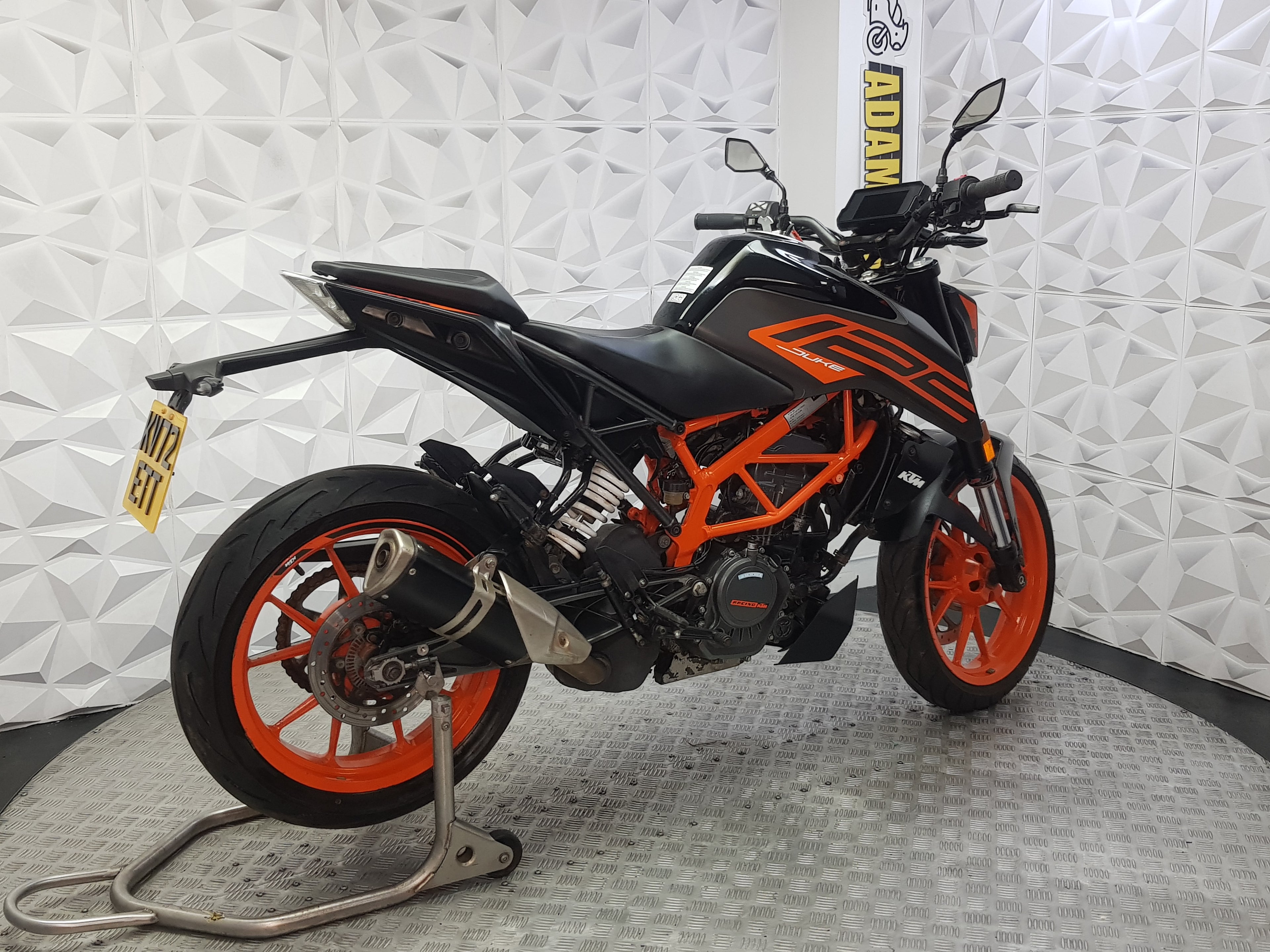 2022 KTM DUKE 125 ABS