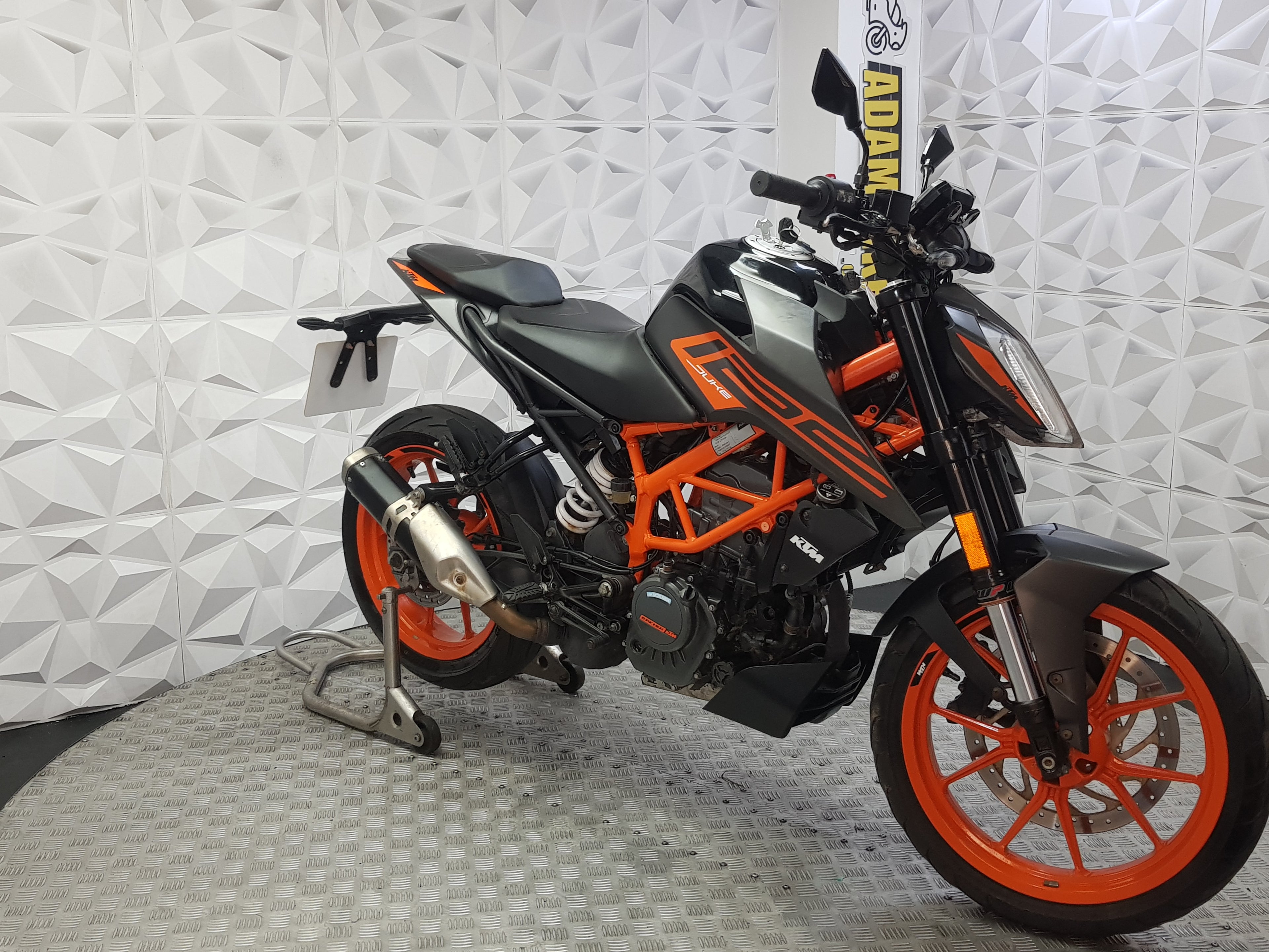 2022 KTM DUKE 125 ABS