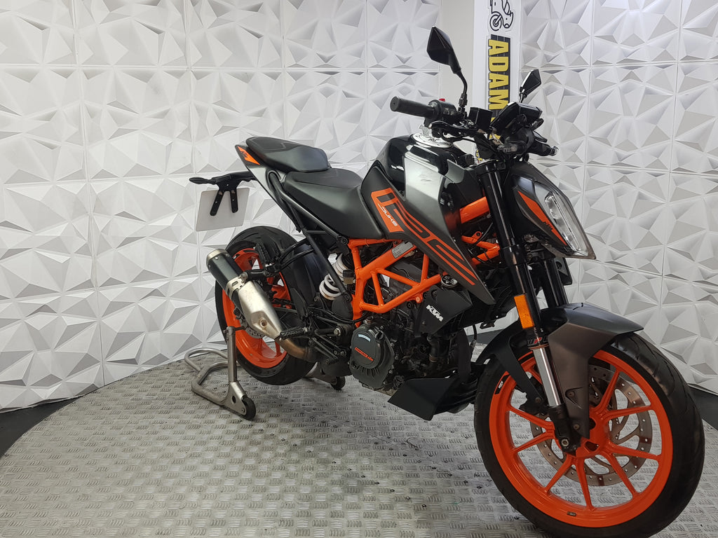 2022 KTM DUKE 125 ABS
