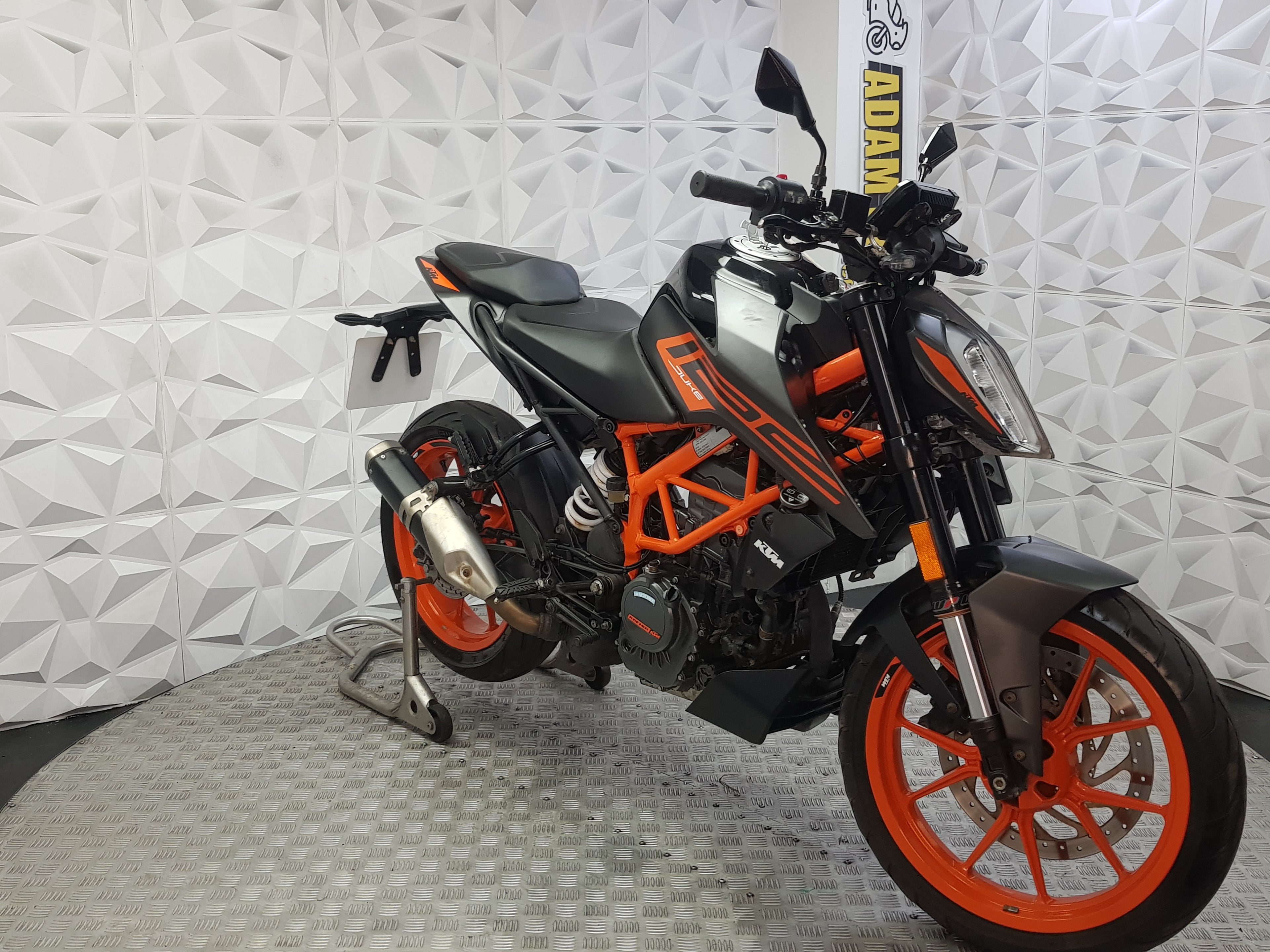 2022 KTM DUKE 125 ABS
