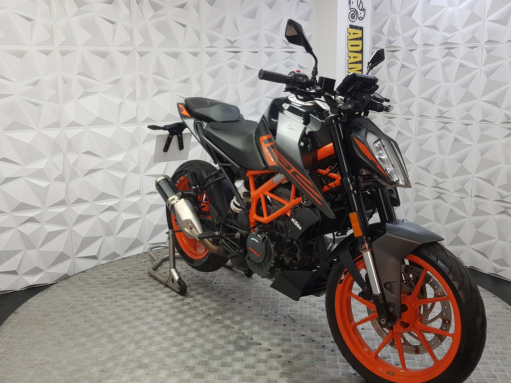 2022 KTM DUKE 125 ABS