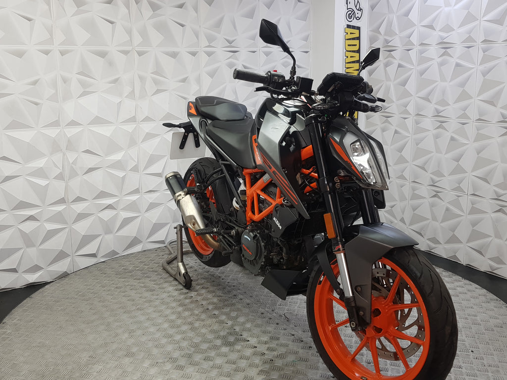 2022 KTM DUKE 125 ABS