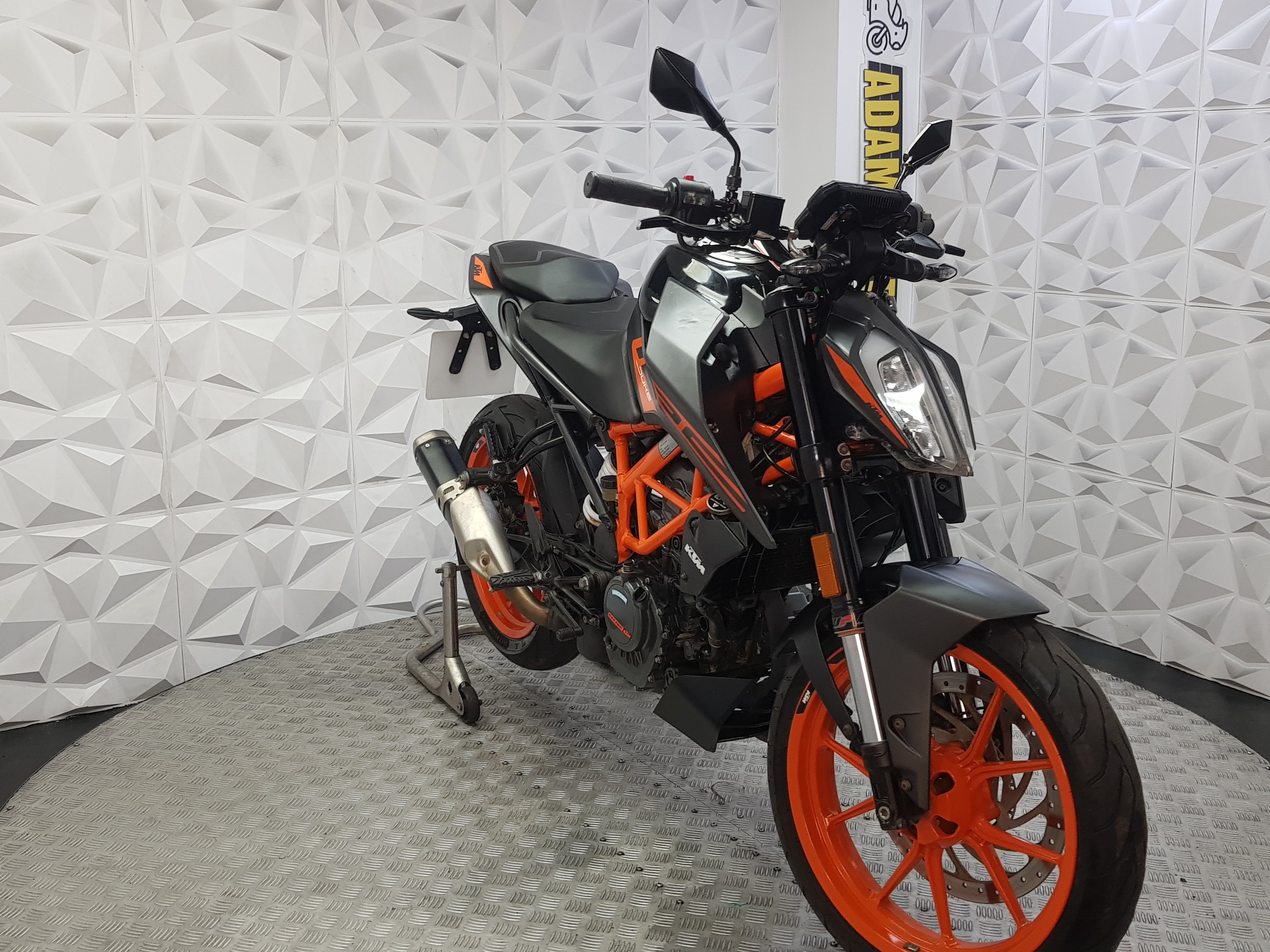 2022 KTM DUKE 125 ABS
