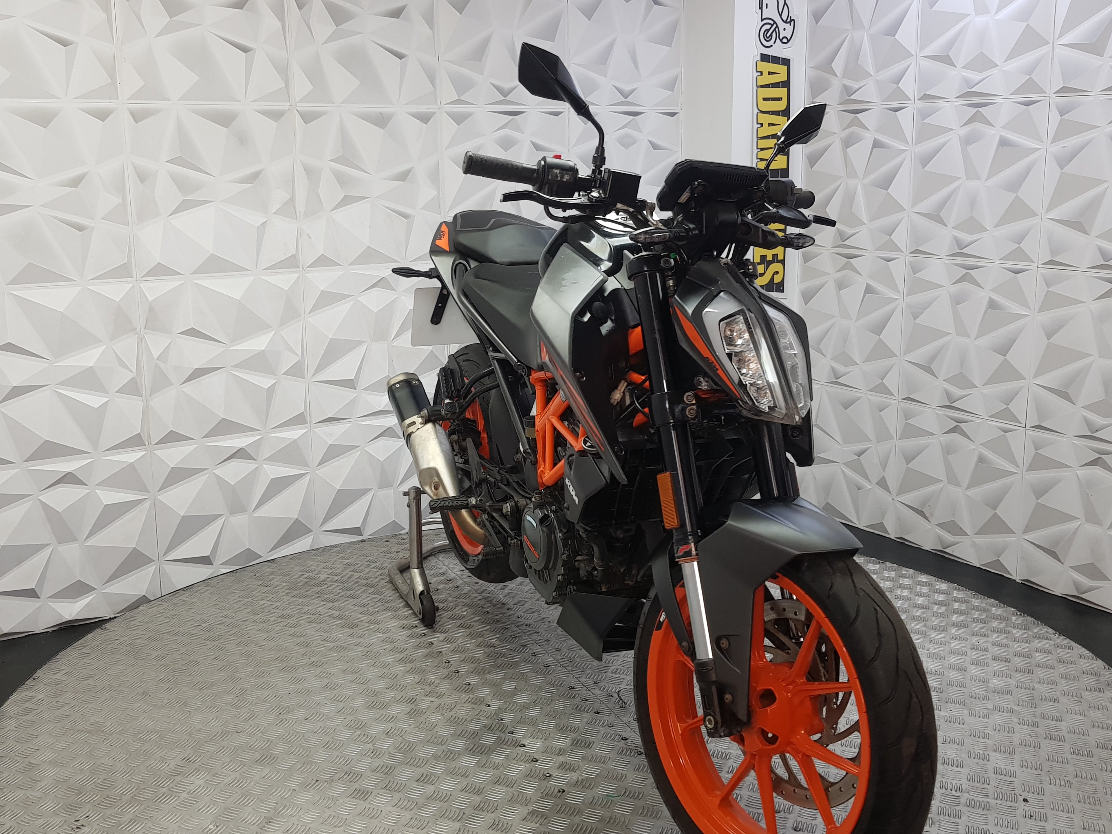 2022 KTM DUKE 125 ABS
