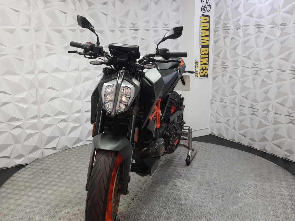 2022 KTM DUKE 125 ABS