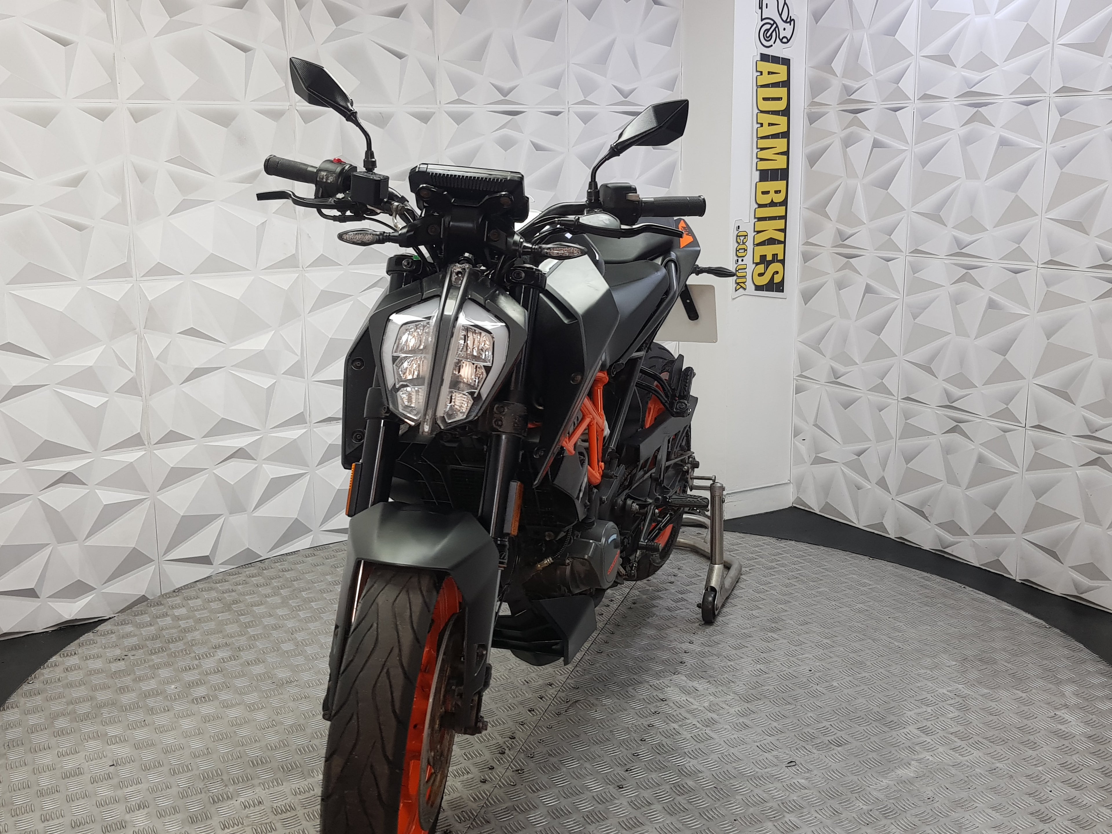 2022 KTM DUKE 125 ABS