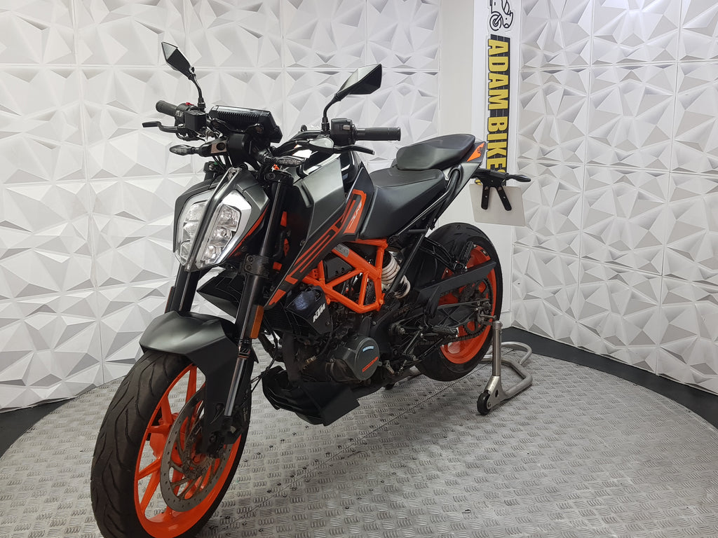 2022 KTM DUKE 125 ABS
